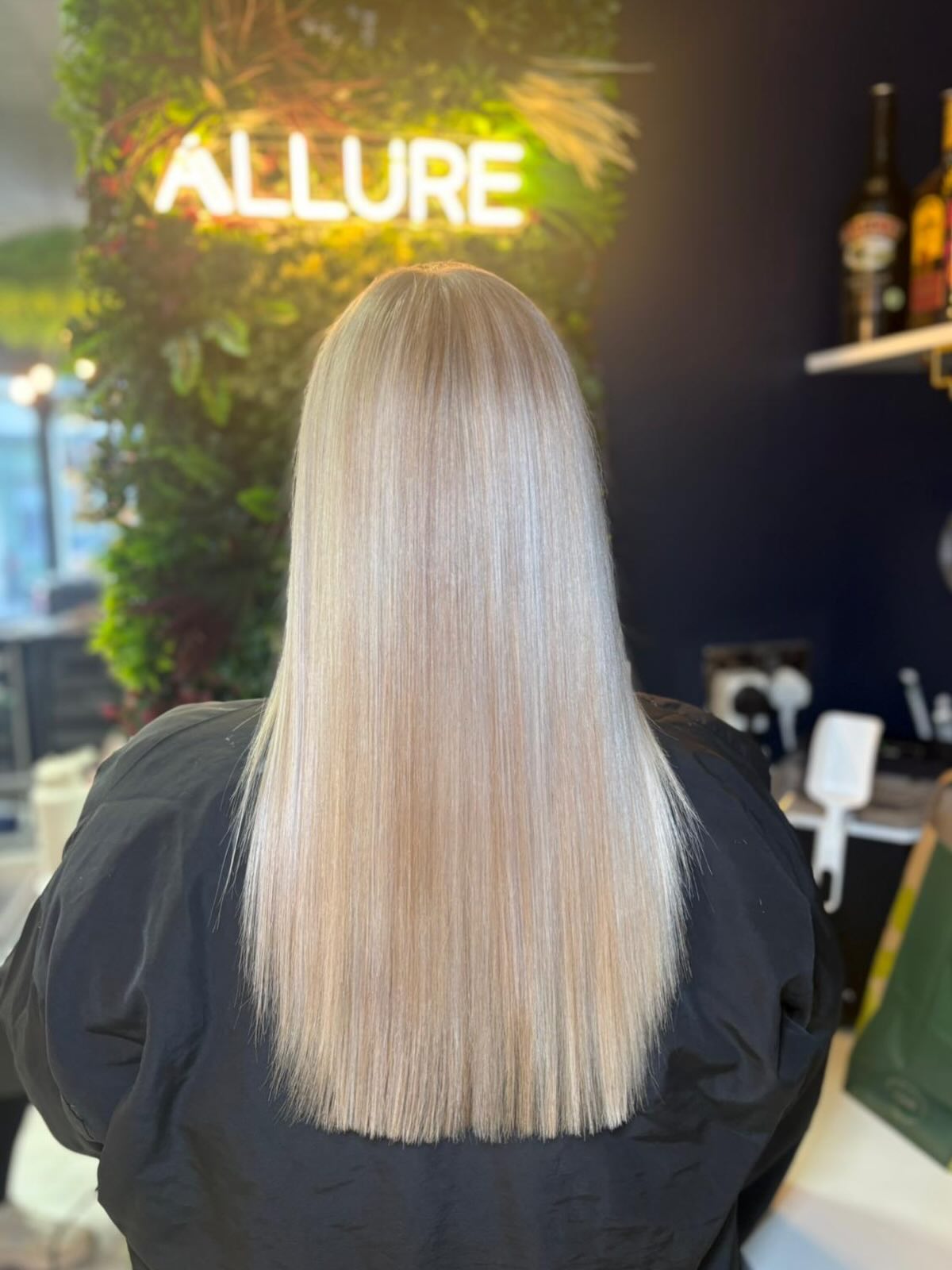 A full transformation on this lovely client ✨
For this first session, the goal was to create a softer, more natural blend through the grey regrowth while keeping the blonde bright and dimensional. Graduate stylist Ellie used a full head of fine highlights to break up the regrowth line and brighten the old warm tones through the ends, creating a more seamless grow out overall 🤍
Finished with a creamy toner to neutralise unwanted warmth, followed by a healthy trim and sleek finish to bring the hair back to life. The perfect first step towards a softer, lower maintenance blonde that will continue to blend beautifully over future appointments ✨
@lorealpro @lorealpro_education_uki