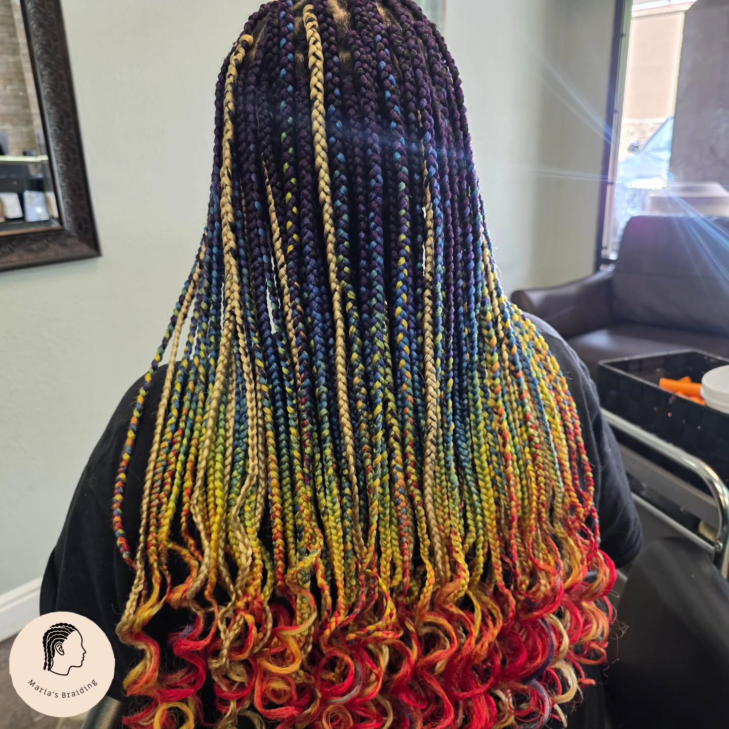 Taste the rainbow, here at Marias Brsifing!
#hair #braids #styles #knotless