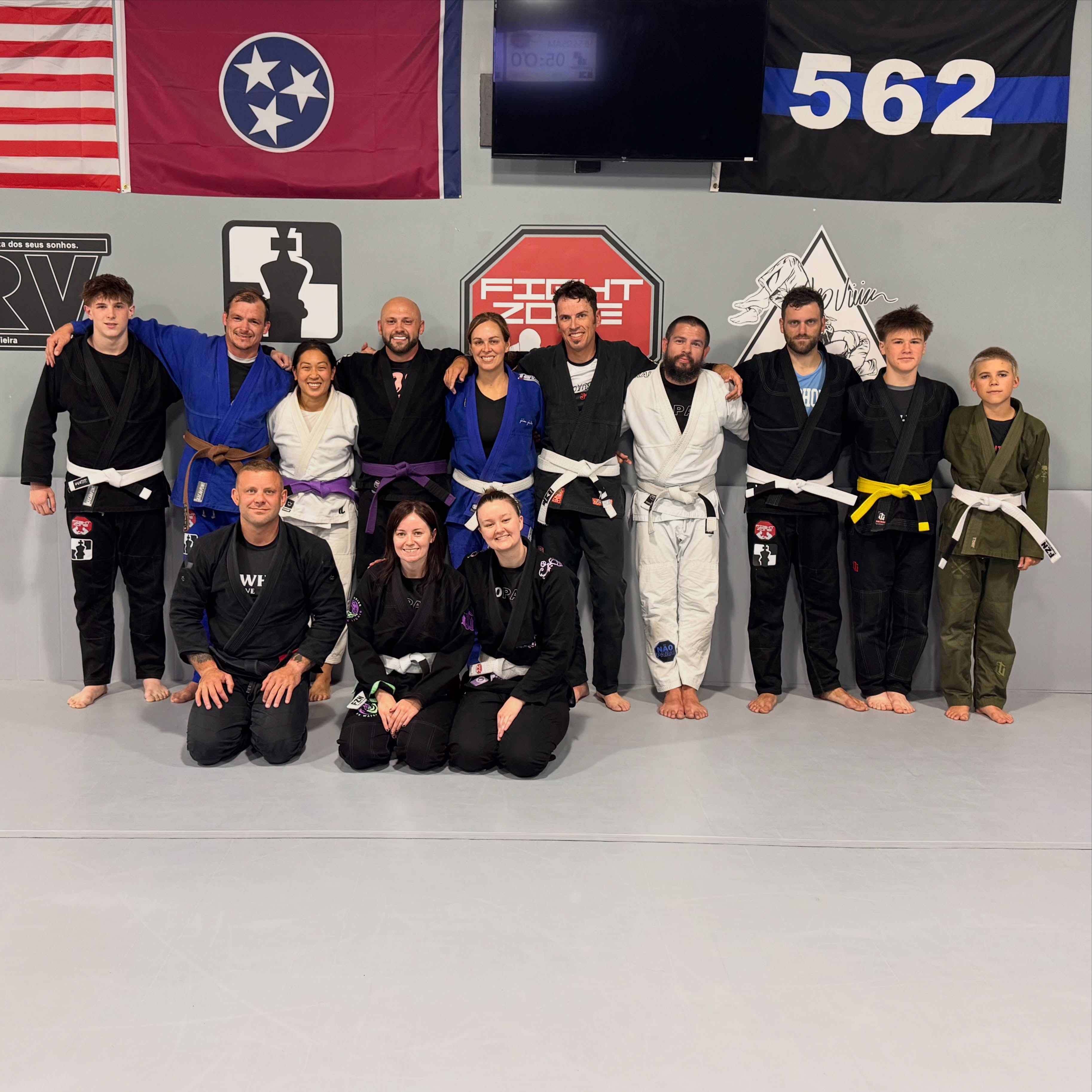Ending the week with a solid class!
Have a great weekend and we see you all back Monday. 🔥🔥🔥