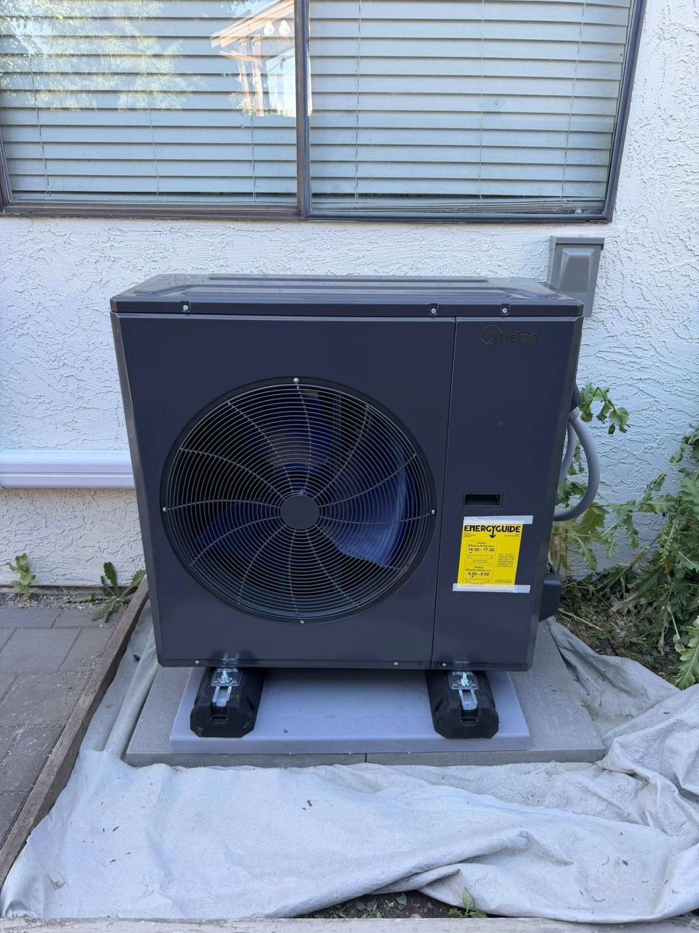 Engineered for comfort. Built for savings. ⚡️🌱
Just wrapped up this Midea HyperHeat 4-Ton installation! No guesswork here—we used precise F280-12 heat load calculations to size it perfectly for maximum efficiency.
Quality Install: Done right, the first time.
Eco-Friendly: Lower carbon footprint.
Lower Bills: Engineered for less power consumption.
#midea #MideaEVOX #hvac #heatpump #heatingandairconditioning