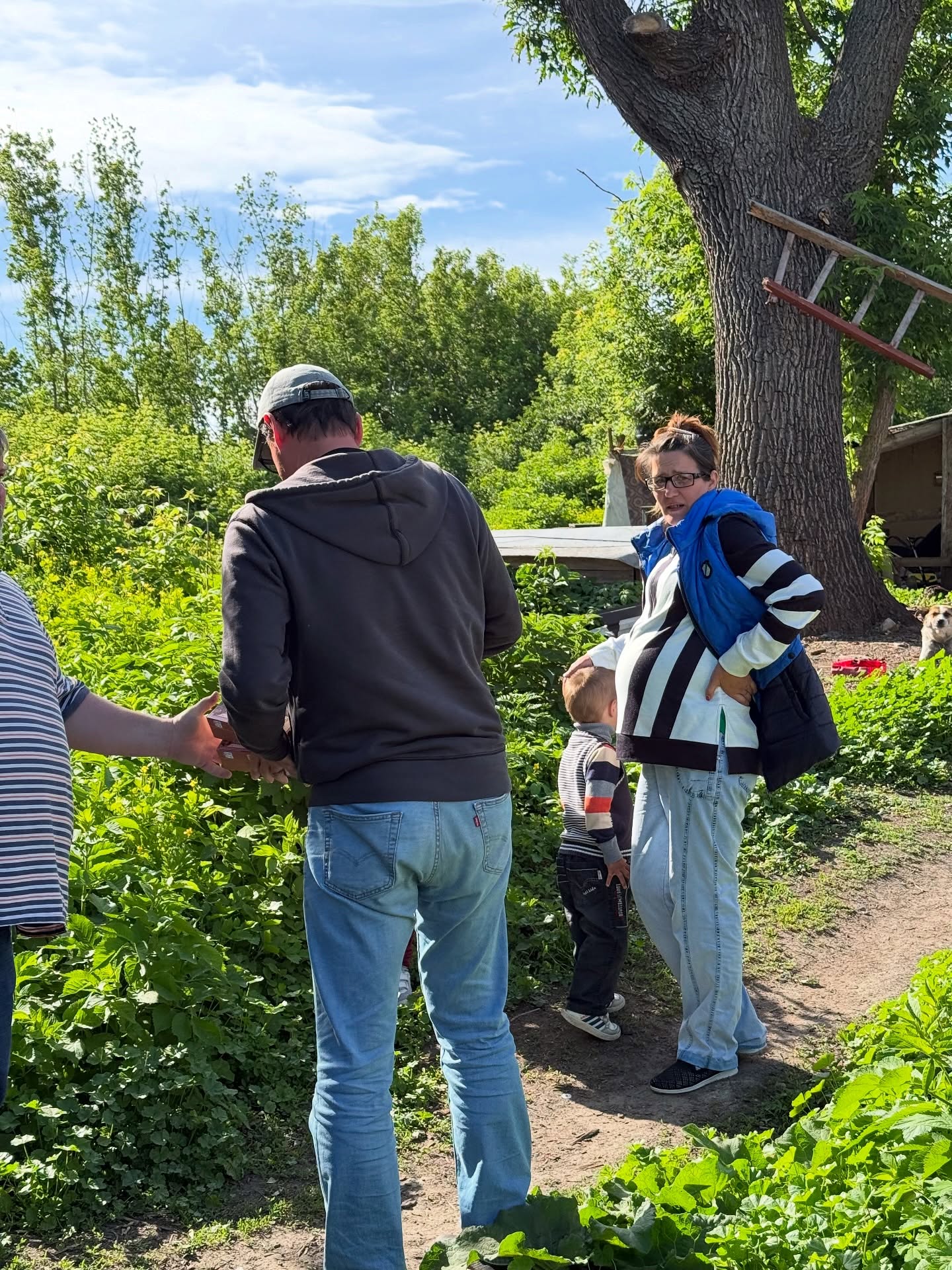 What a great afternoon hanging out with the ministry team at God’s Gift Church in Stepove, Ukraine for their Friday night church! We love bringing joy to these beautiful kids and wonderful grannies. #missions #missionstrip #missionpartners #lovingchildren