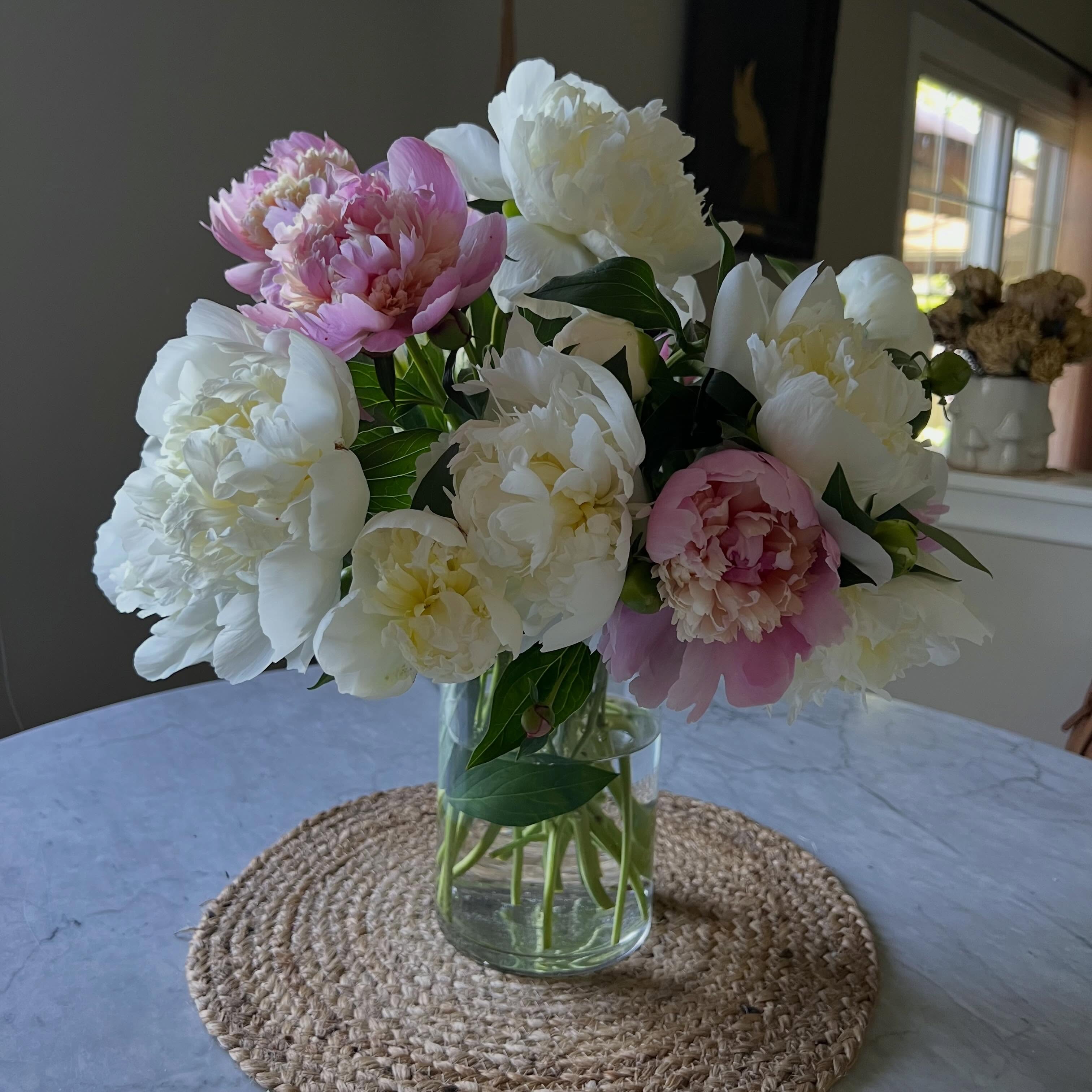 It’s peony season in Michigan 🤩 and it smells so good…
#peony #peonyseason #peonyflower