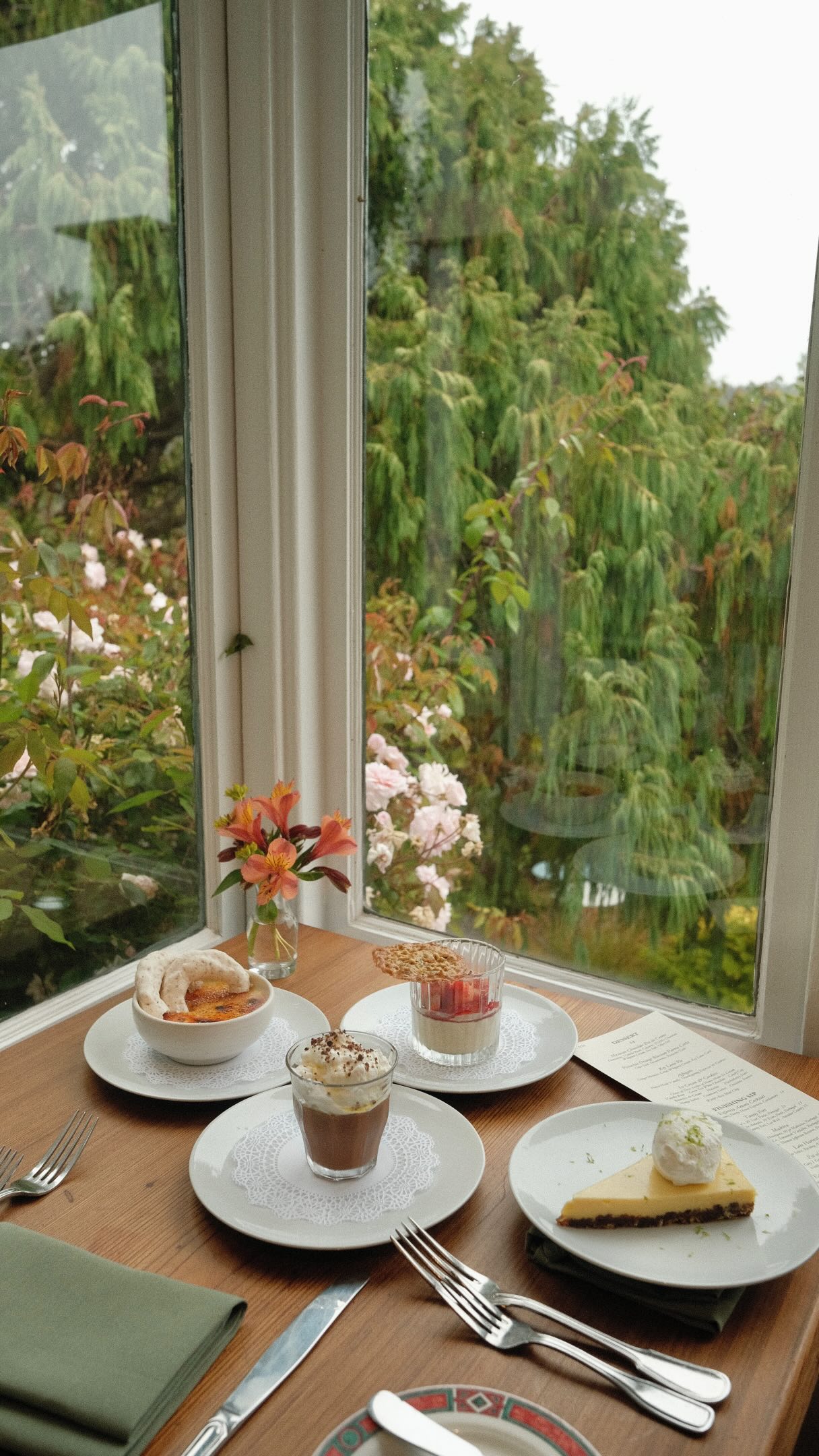 A new season of desserts at Cafe Beaujolais â¨
Weâre thrilled to welcome Katy Jane as our new Pastry Chef. Inspired by local ingredients and the changing seasons, her desserts are now on the menu.
#DessertLovers #SomethingSweet #SeasonalFood #FarmToTable #Mendocino