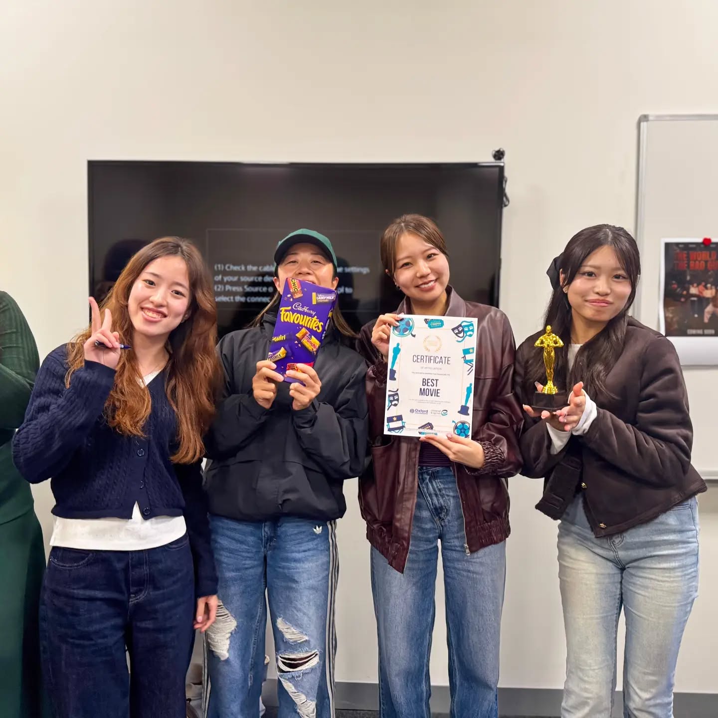Take a look at our recent student movie screening! ๐ฌ
Yes, you read that right - as part of our English classes, students get the opportunity to make their own movie! ๐โโ๏ธ๐ฝ๏ธ They work in groups, write a script in English, act it out, film and edit their video, design a poster, and then present it to their classmates. ๐โจ
And the best part? Everyone gets to sit down, enjoy the movies with popcorn, and vote for their favourite film and poster - and winners donโt leave empty handed! ๐๐
Want to learn English in a fun, creative way? Get in touch with us today! โ๏ธ
#CreativeLearning #LearnEnglish #CampusLife #OxfordInternational #Melbourne