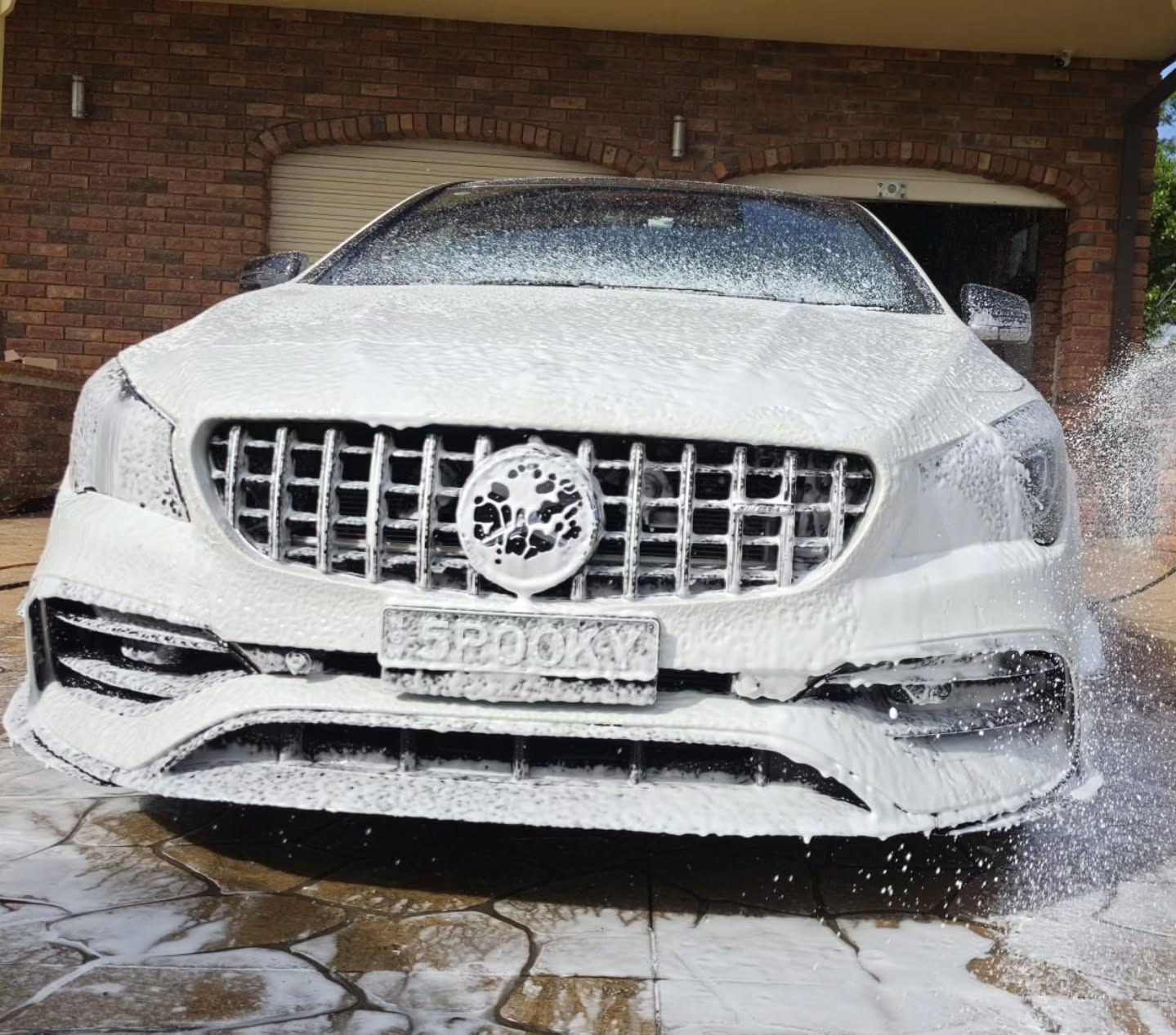 Thick foam on the Mercedes benz!
Presale detail for this beautiful one of a kind AMG.
Book in now!
www.fastsaledetailing.com.au
#presale #detailing #clean #sydney
@cuttingedgechemicals #snowwash