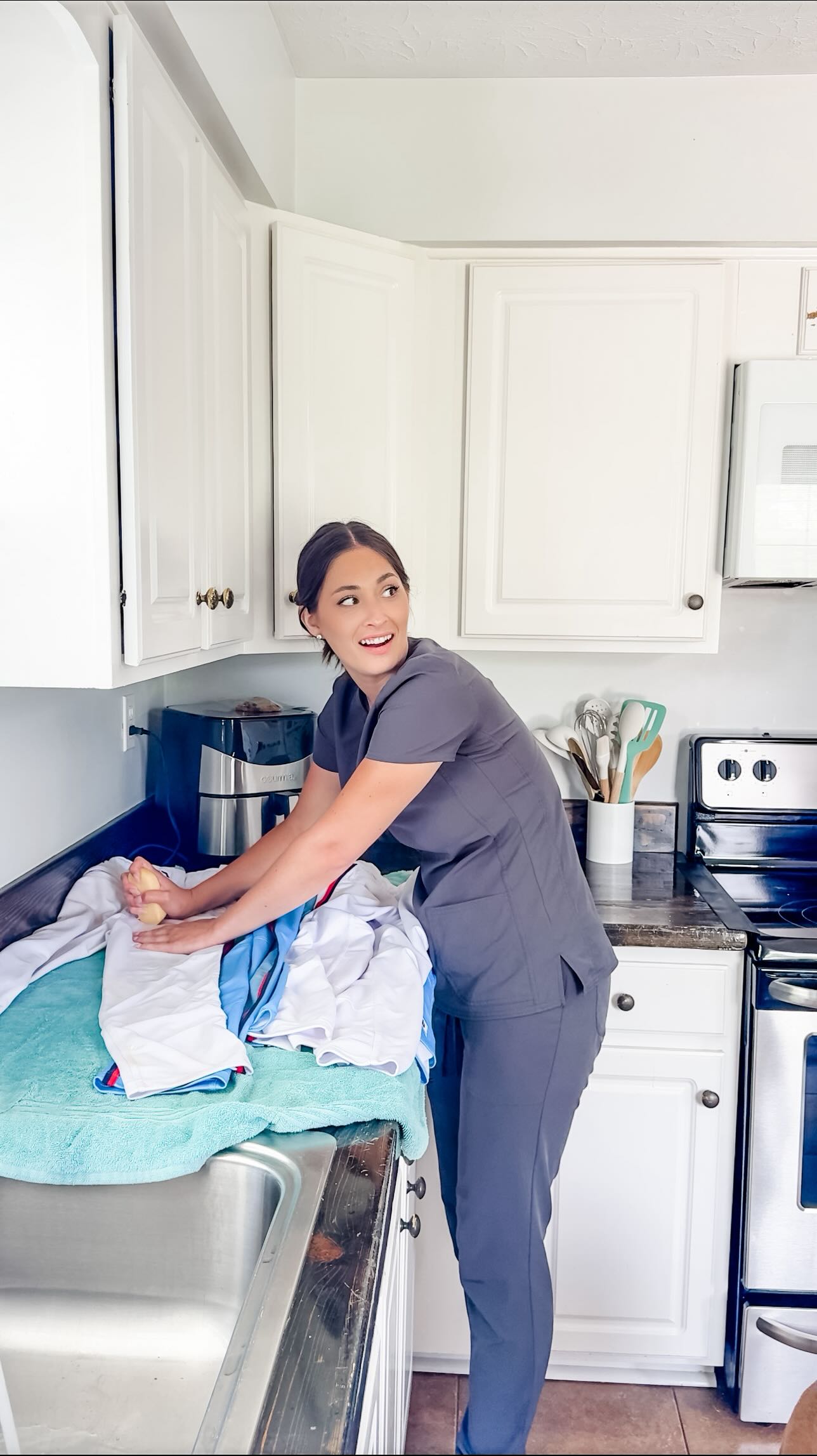 Yes I do need 4 hours to get these stains out
#louisvillecreators #momsunder30 #homehealthnurse #workingmomma #baseballmom