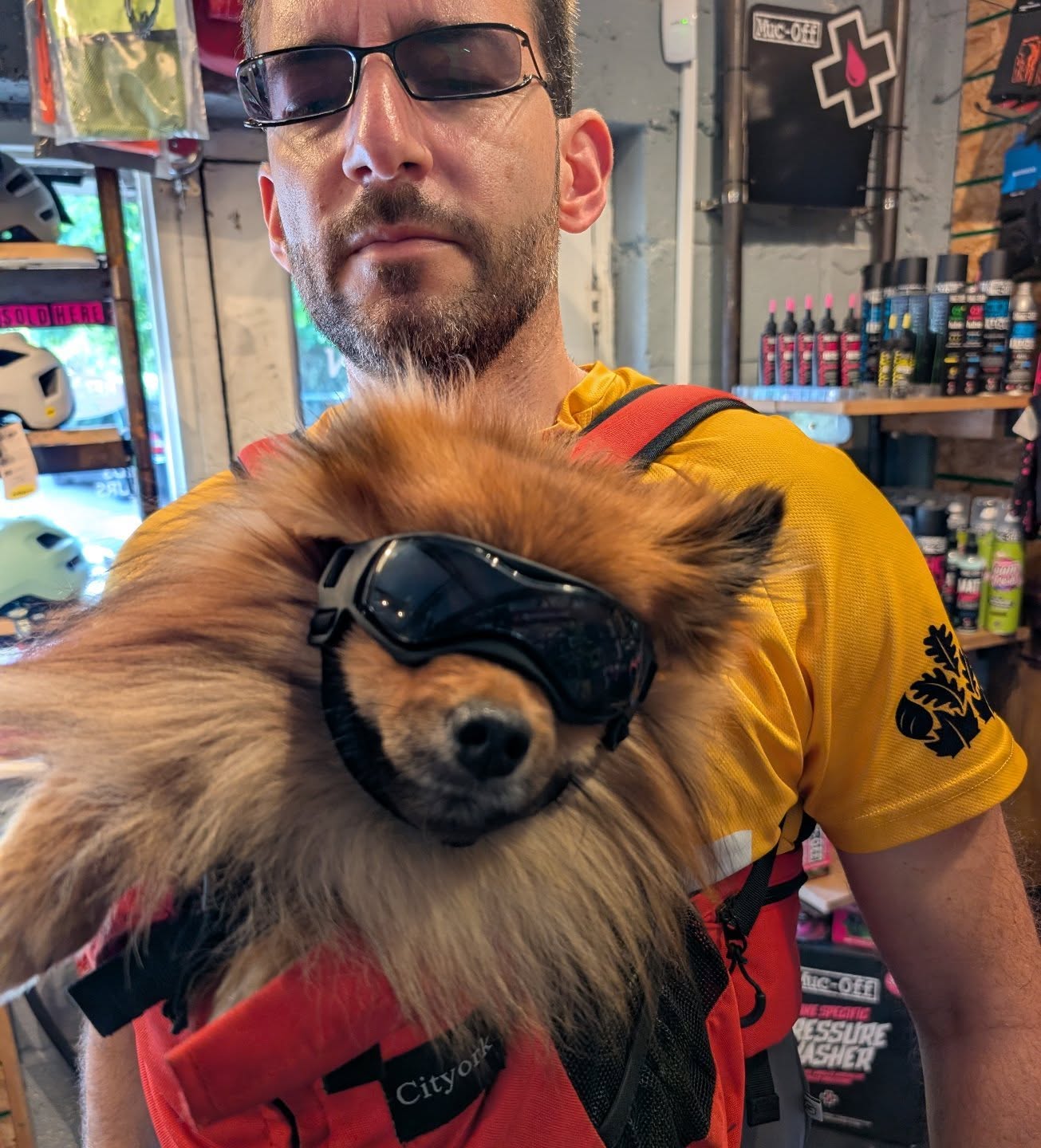 We had a special customer today! Should have seen the size of his bike! 😂