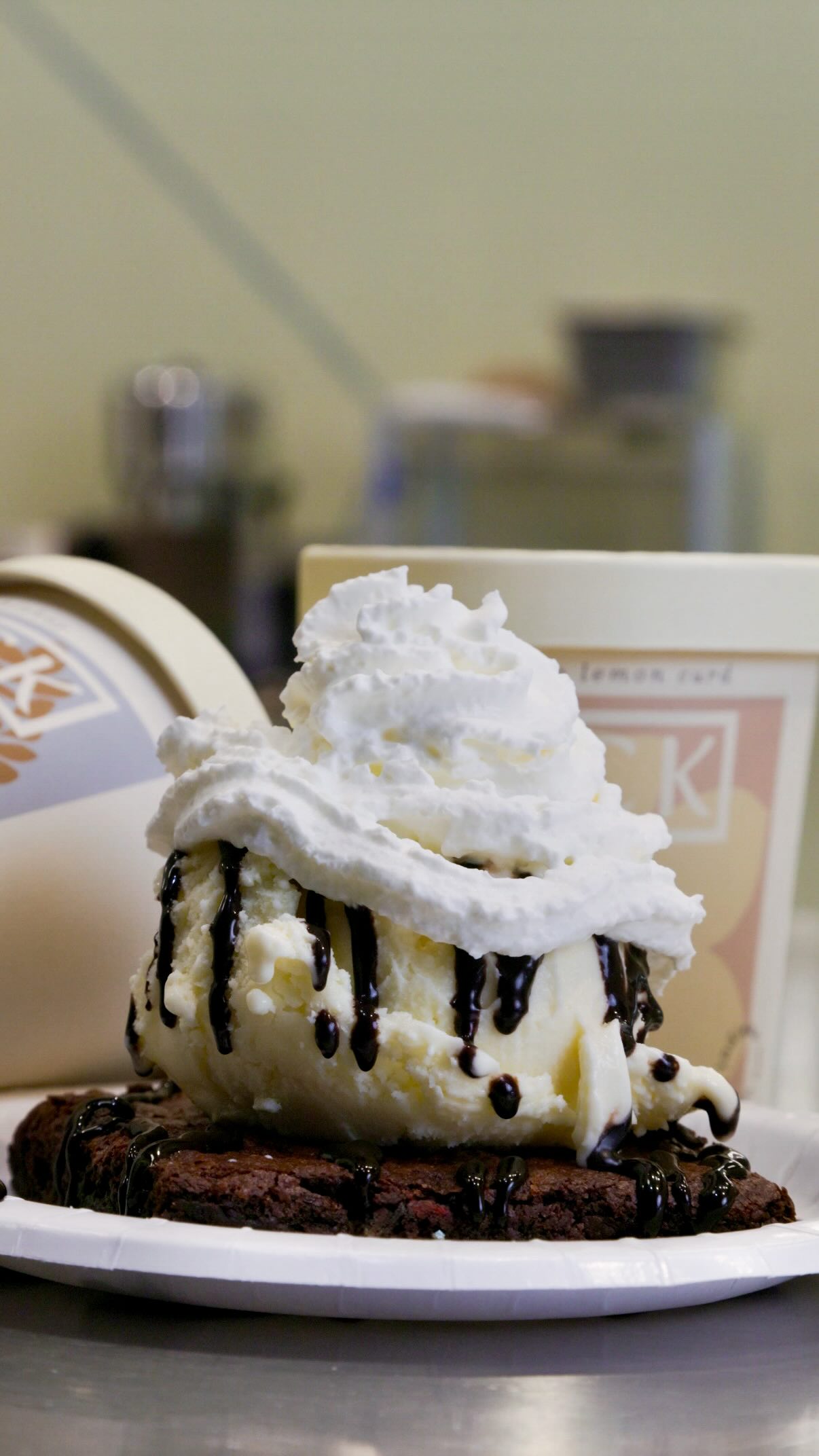Good weather calls for good ice cream, and @lickindy knows good ice cream ☀️🍨