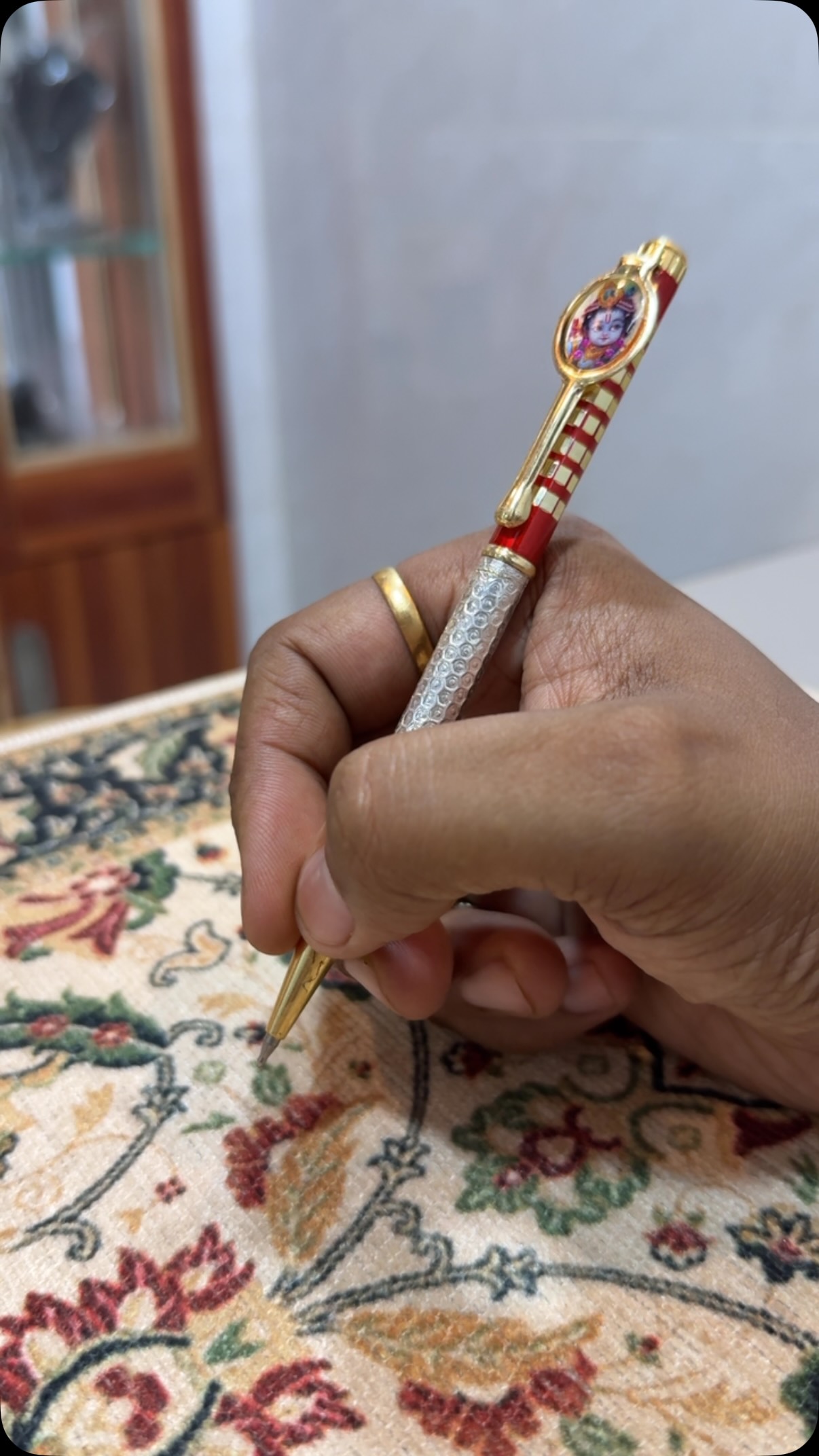 Silver Pen (foil) best for Gifting purpose, 499 Free Shipping all over India
Vikas Jewellers Varanasi - Exclusive Showroom for 925 Sterling Silver
Book on 8808264985,9795046041
#vikasjewellers #silverjewelry #pen #silver #onlineshopping