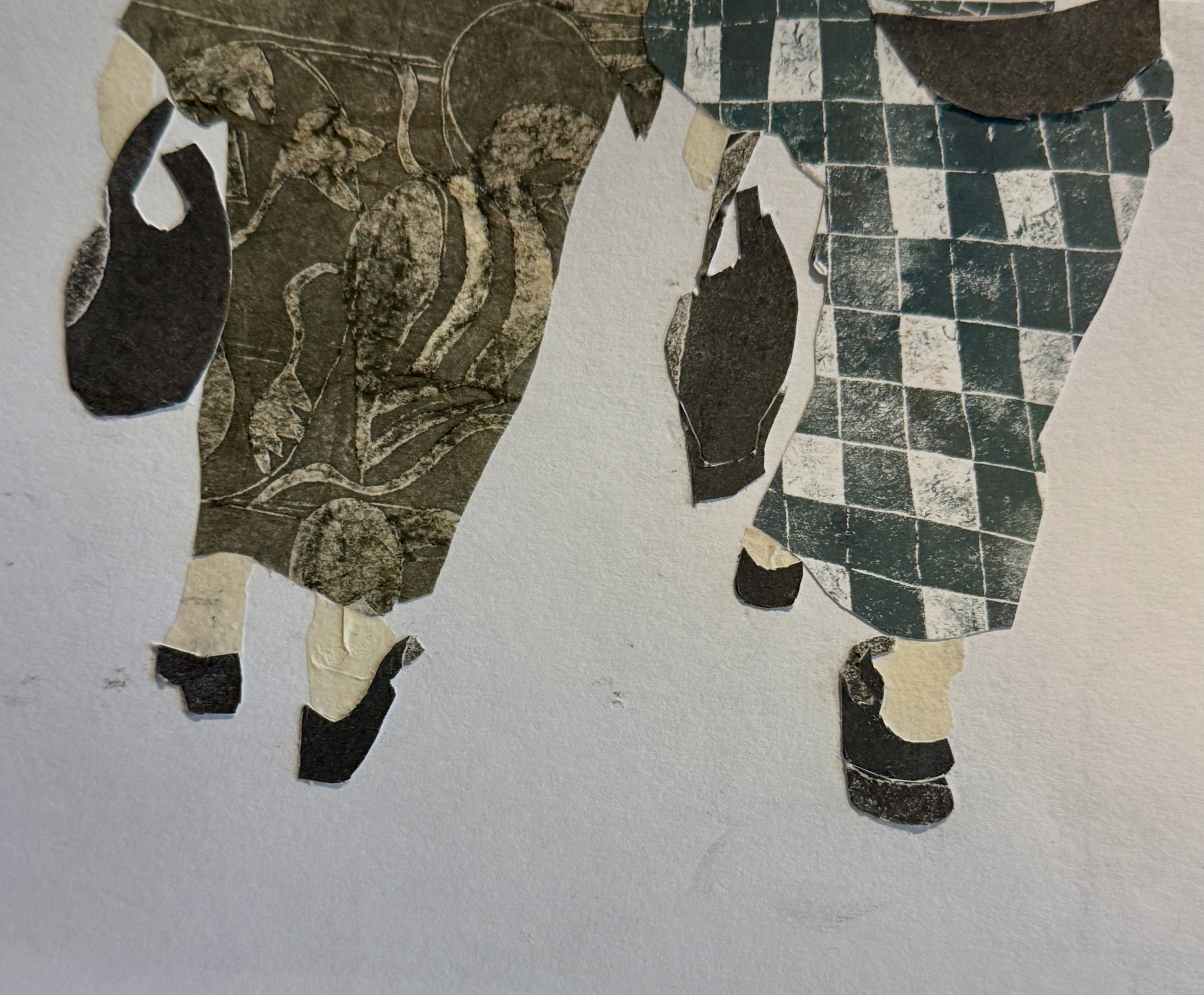 4 Getas, 3 Bags and 2 Kimonos. Collage in sketchbook after a drawing, scroll to see. Getas hold feet, bags are types of vessels and kimonos contain bodies. Holding, containment and forward motion. A methodology I aspire to in my studio life; onward! Planning a print 🤞🏻#junealready #sketchbook #drawing #collage #forwardmotion