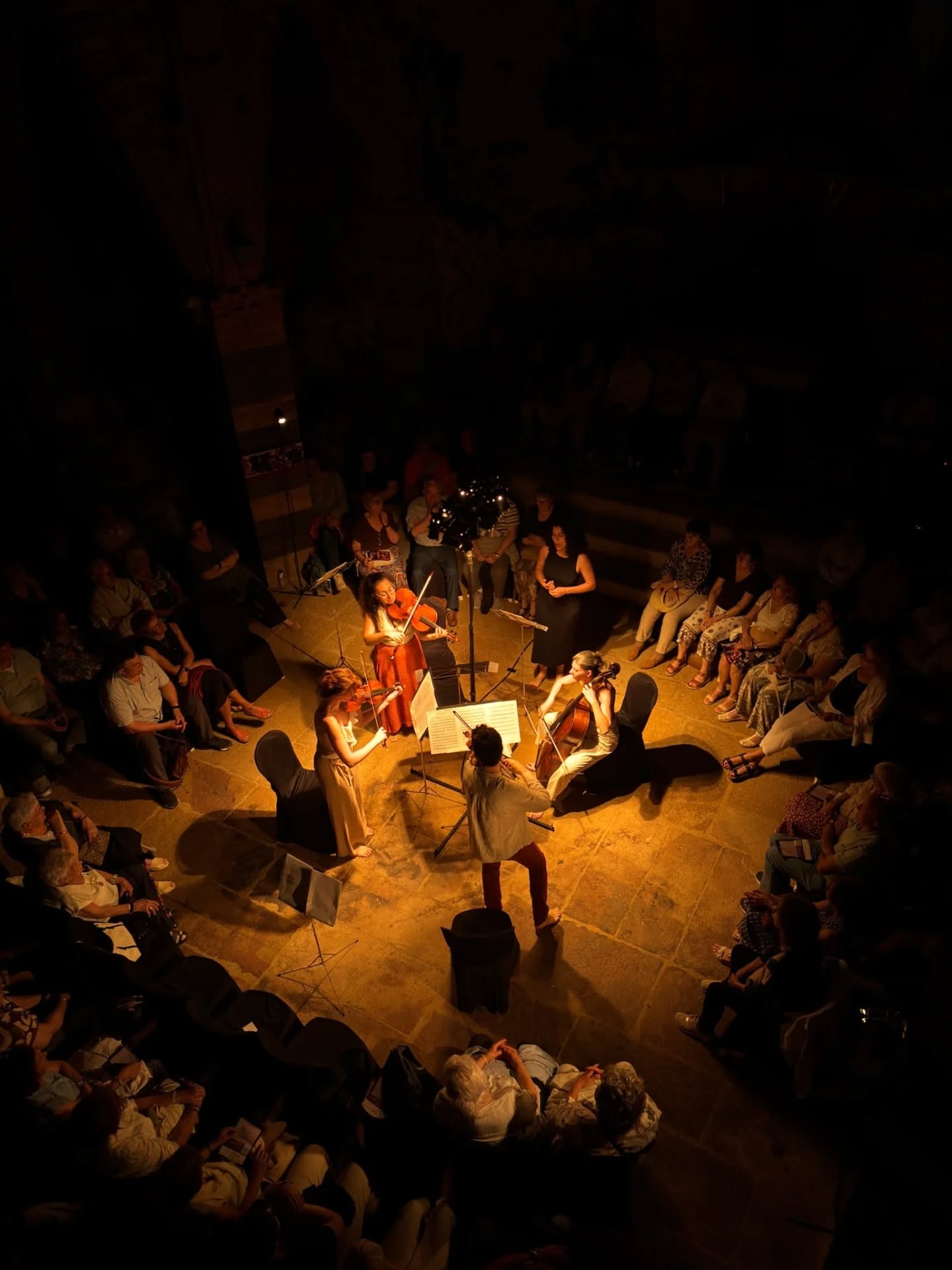 🥰 Moltes gràcies per descobrir-nos el primer classicisme català!
El quartet de corda La Diamantina amb @gloriacolldomingo1 @ignacio_ramal @sarabalaschlo @arabelins i l'actriu @neuspamies ens han sorprès amb un repertori poc conegut!
Una proposta dirigida per Albert Mestres
Un cicle que compta amb el suport de la @dipta_cat !
@marcguerris @ajlasecuita @visit_vistabella @esglesiatgn @govtarragona @cultura_cat icec #primaveramusicalvistabella