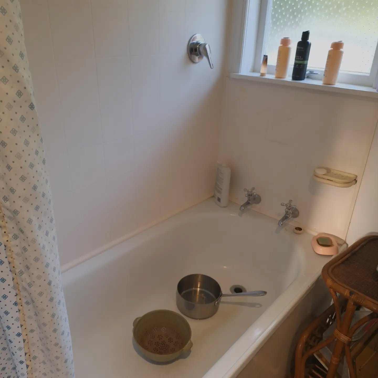 I can explain.
This is the best 'seen in the wild' of my work ever...
Fancy galleries are one thing, but kitchen renovations are an opportunity to really test the functionality of domestic ware
#colanders