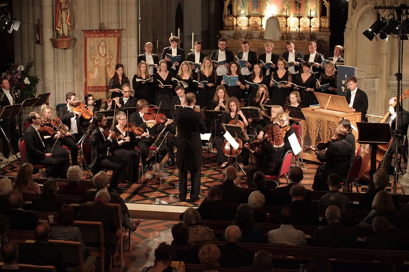 Looking for a unique evening of live classical music in Central London this June? ☀️🎶
Join The Hanover Band, conducted by Leon Bosch and featuring acclaimed oboist Geoff Coates, for a spectacular season finale at St John’s Church Waterloo.
📅 14 June 6 PM
📍St John’s Church Waterloo
Experience a programme full of wit, beauty and drama:
✨ Symphony in F ‘Arrival’ – a delightful musical surprise that begins with just two violins and gradually welcomes the orchestra.
✨ Oboe Concerto in C major, K.314 – one of Mozart’s most beloved concertos, performed by Geoff Coates.
✨ Dance of the Blessed Spirits – hauntingly beautiful and moving.
✨ Symphony No. 45 ‘Farewell’ – Haydn’s famous masterpiece, ending with a theatrical farewell unlike any other.
As the final concert, this special performance brings our 2025/26 season at St John’s Waterloo to a memorable close. Whether you’re a lifelong classical music lover, a London local, or visiting the South Bank for the weekend, this is the perfect opportunity to enjoy world-class live music in one of the capital’s most atmospheric venues.
⏱️ Approx. 2 hours, including a 20-minute interval.
🎟️ Book now and join us on the 14th of June
📸 Juno Snowdon
#classicalmusic #chambermusic #sunday #londonsouthbank #concert