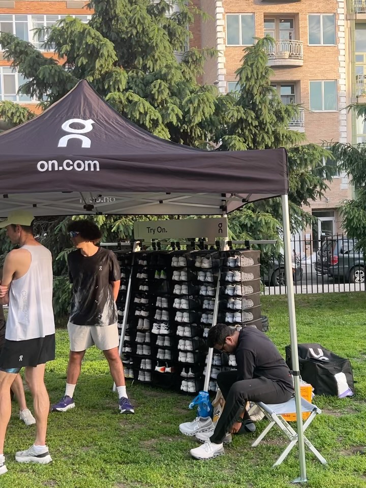 Had a great time helping out ON and Brooklyn Running Company put on an event! I helped some athletes through a dynamic warm up before they raced a 400 meter dash in their work clothes. Always fun being involved with such a great community. @brooklynrunningco @on
#williamsburgbrooklyn #runningwarmup #chiro #painrelief #runningrehabilitation
Pain relief for runners in Williamsburg, Brooklyn