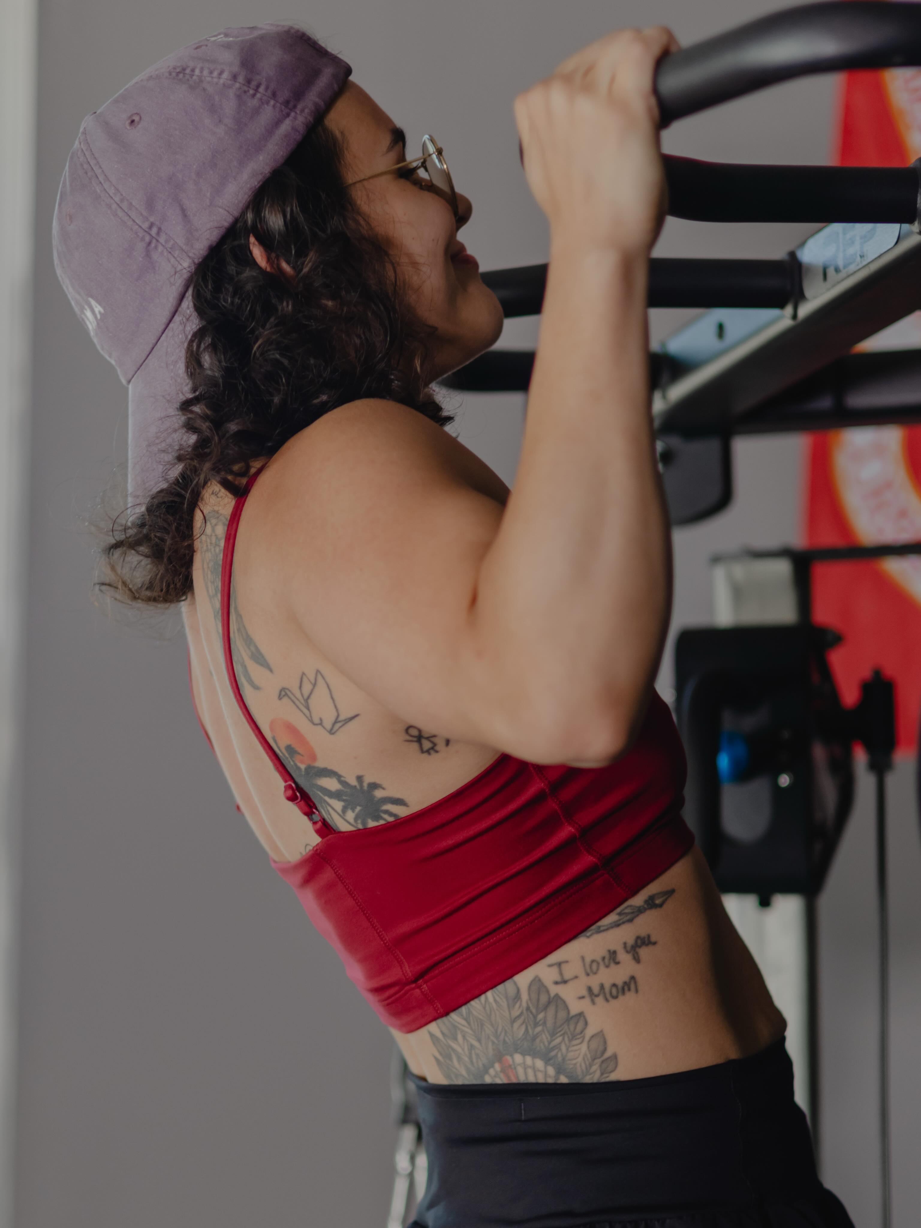 Strong + capable starts with showing up.
Not when life is perfect.
Not when motivation is high.
Not when everything goes according to plan.
Just showing up.
Again.
And again.
And again.
That’s where the change happens.
Because real progress isn’t built through extremes.
It’s built through the small things repeated consistently:
hydration, movement, strength training, sleep, nutrition, and showing up for yourself even when life gets busy.
That’s exactly why I created the Strong + Capable Habit Challenge.
9 weeks.
Community support.
Education.
Accountability.
Habit building.
And a chance to prove to yourself what consistency can do.
DM “STRONG” if you’re ready to join us.
——————
#StrongAndCapable #HabitBasedCoaching #BusyMomFitness #OnlinePersonalTrainer #SmallStepsBigSuccess
