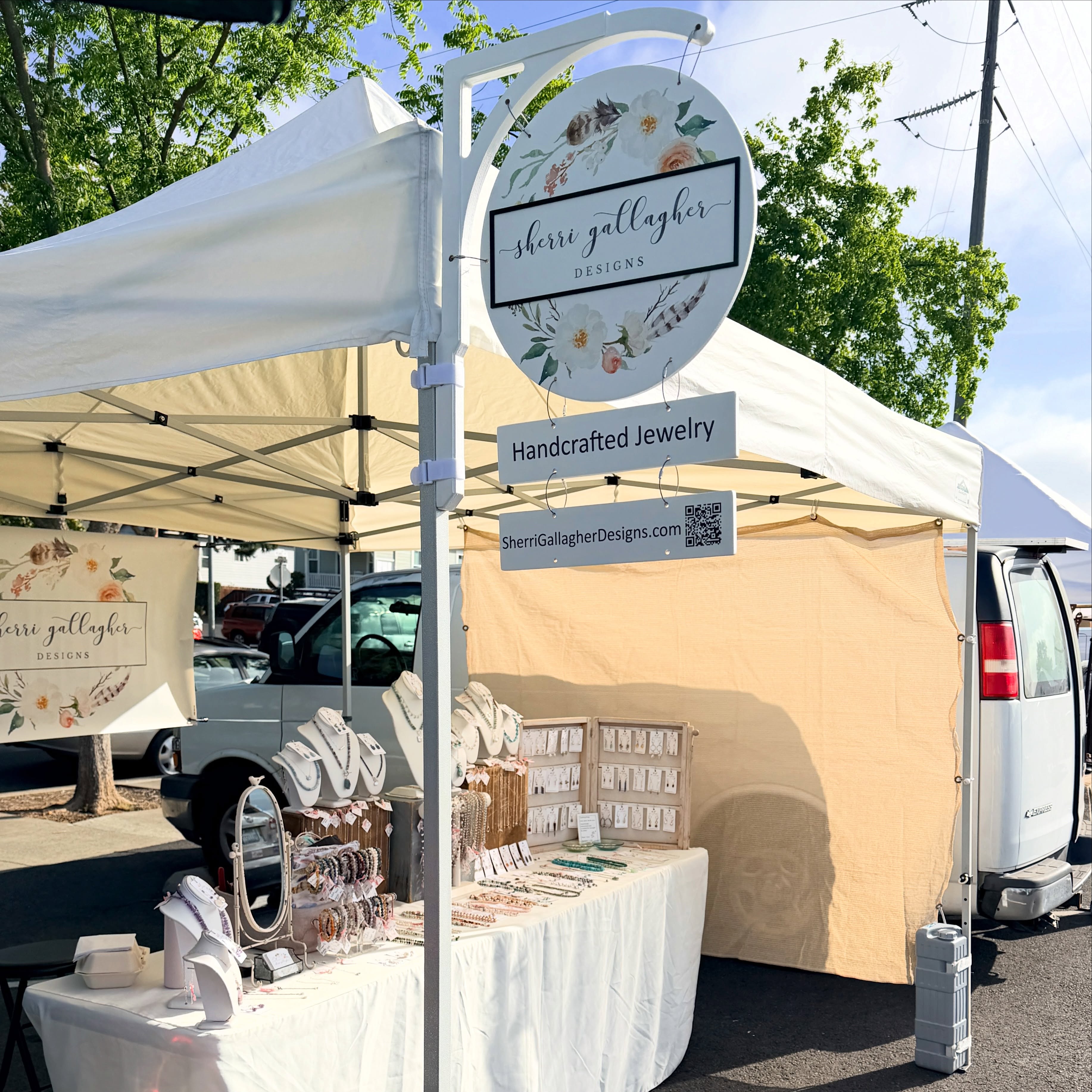 Just look for the sign!
I’m all set I at the @napafarmersmkt ready with lovely jewelry for you.
We’re all here between 8am and noon at the corner of First & Soscol. Just look for the tents!