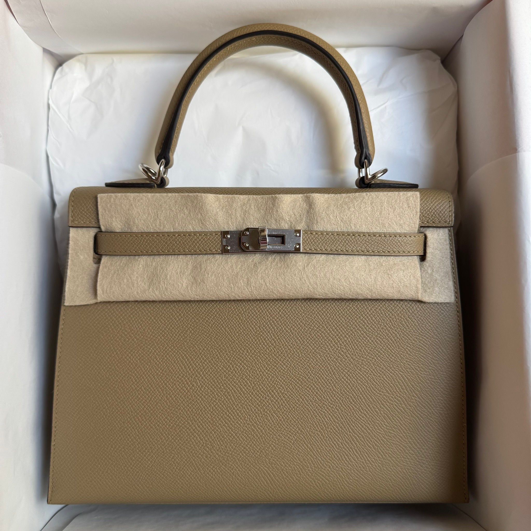 ✨LIKE NEW✨
KELLY 25 SELLIER
COLOR: POUSSIERE
LEATHER: EPSOM
HARDWARE: PALLADIUM
YEAR: 2025
PRICING: $27490
We want to remind our followers that fake accounts have been reaching out to people who comment about bags and availability.
For accurate details on pricing or availability, please contact us directly through the links in our profile header or by sending us a DM. Be sure you’re communicating with our official verified Instagram account—you’ll see the blue checkmark on our page or next to our name in your messages.
All invoices are issued only from email addresses ending in @luxejunky.com, and payments are accepted solely by bank transfer. We will never request payment through any other email, platform, or method. When paying by wire transfer, please message us on our insta first or email us at info@luxejunky.com.
Luxe Junky is a registered US business operating in the resell of authentic Hermès handbags. We are not affiliated with any brand represented on our page.