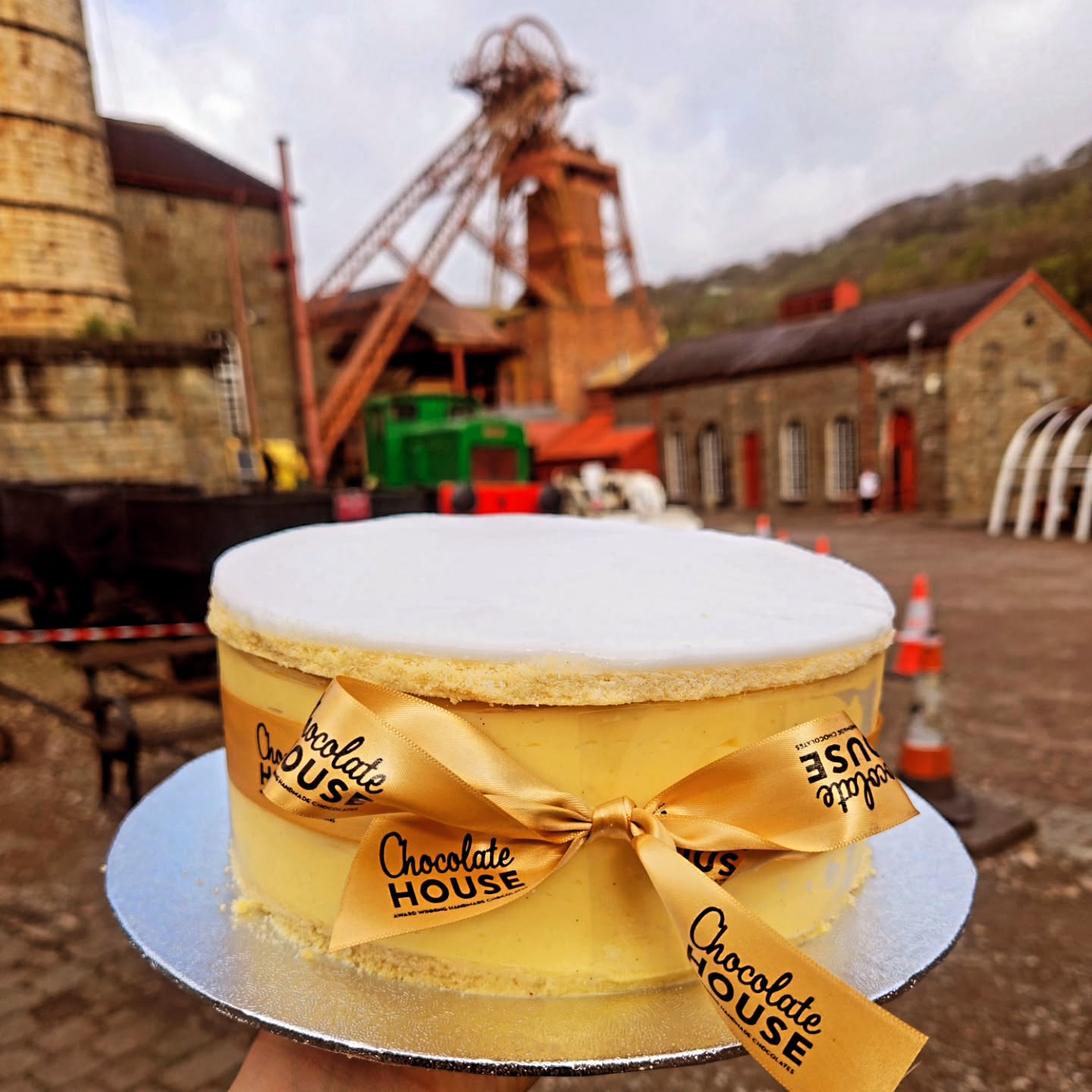 May has been a busy month for our Custard Cakes!
A little something different for those who LOVE a custard slice (and there are many of you!) π
Hope you all enjoyed π