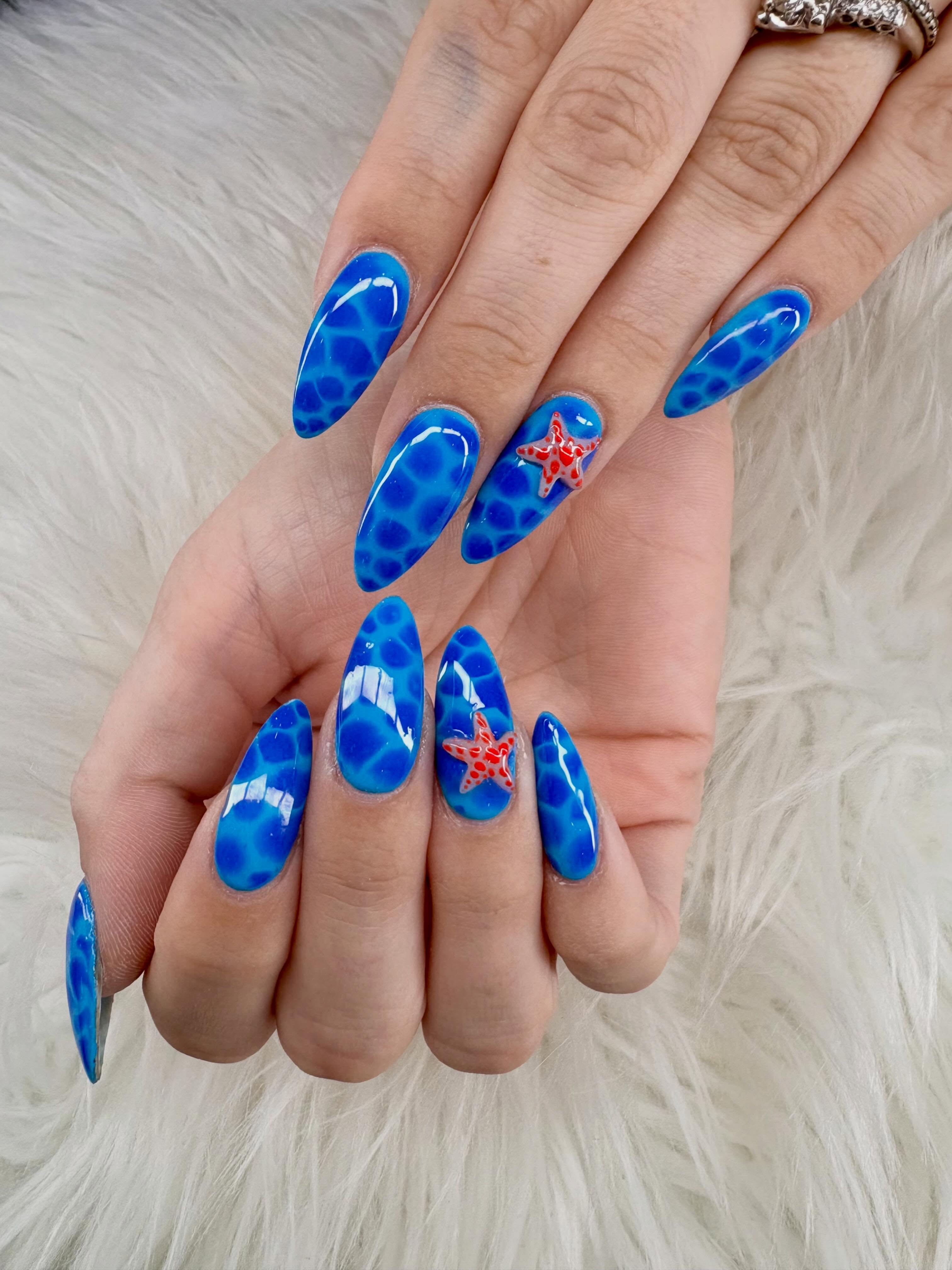 ๐ BEACH NAILS ARE CALLING ๐
Starfish vibes, ocean blues & the cutest summer set ever โญ๏ธ๐
Created by JOHN- Book with Nini Nails today โจ
Hybrid Tap Gel โข Lightweight โข Long-lasting #nails#beach#fyi