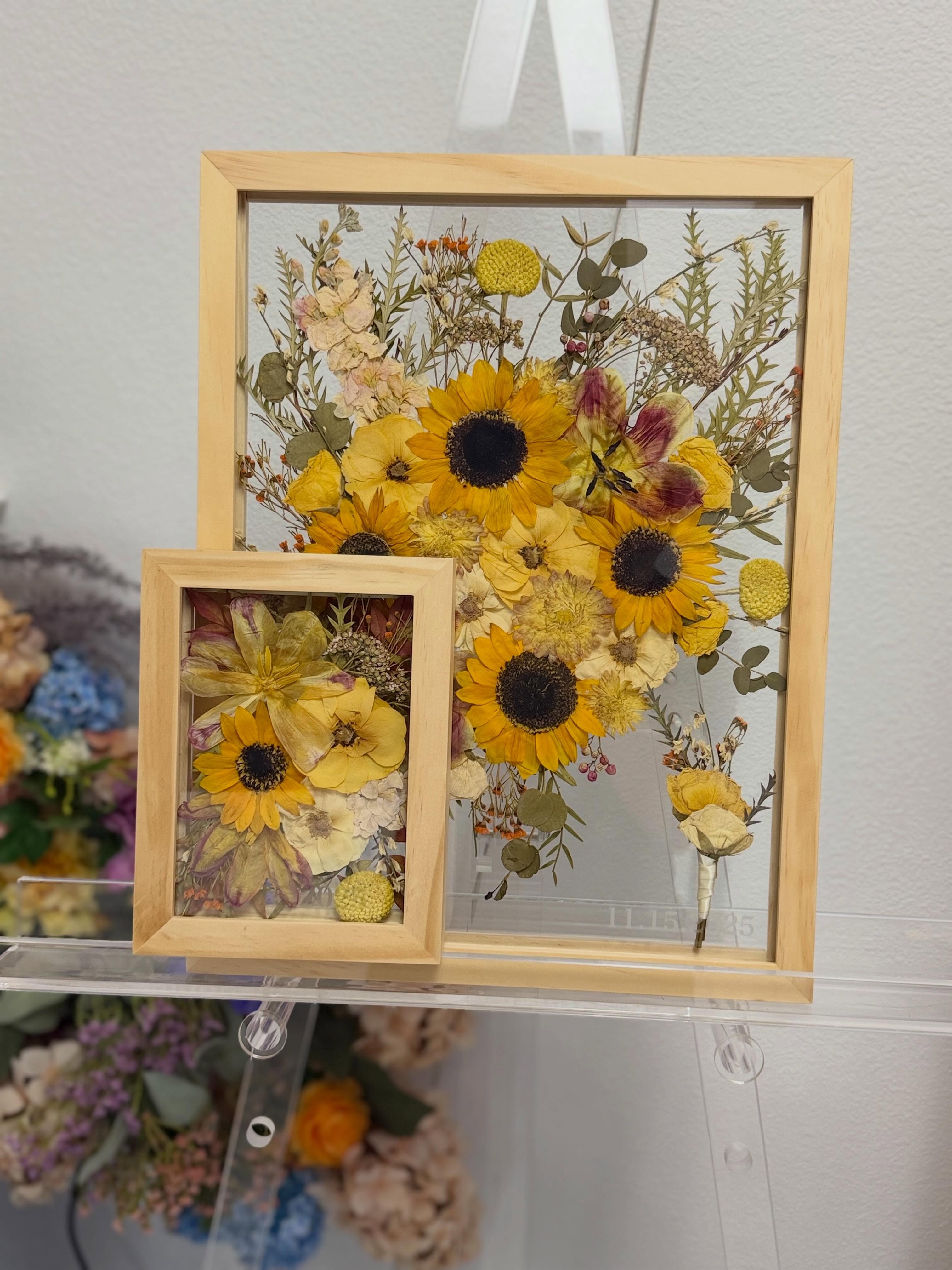 A little studio roundup. ✨ These are just a few of the pieces we’ve had the privilege of creating this week, and we’re obsessed with how they turned out!
Getting married soon? We’d love to preserve your bouquet! 👉www.texaspressedflowers.com
#texaspressedflowers #pressedflorals #weddingbouquetpreservation #weddinginspo #austinbrides