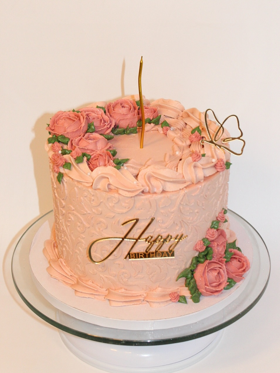Pretty in Pink 🌷
Buttercream roses, vintage details, and all the birthday magic. ✨💕
Message me to book your custom cake!