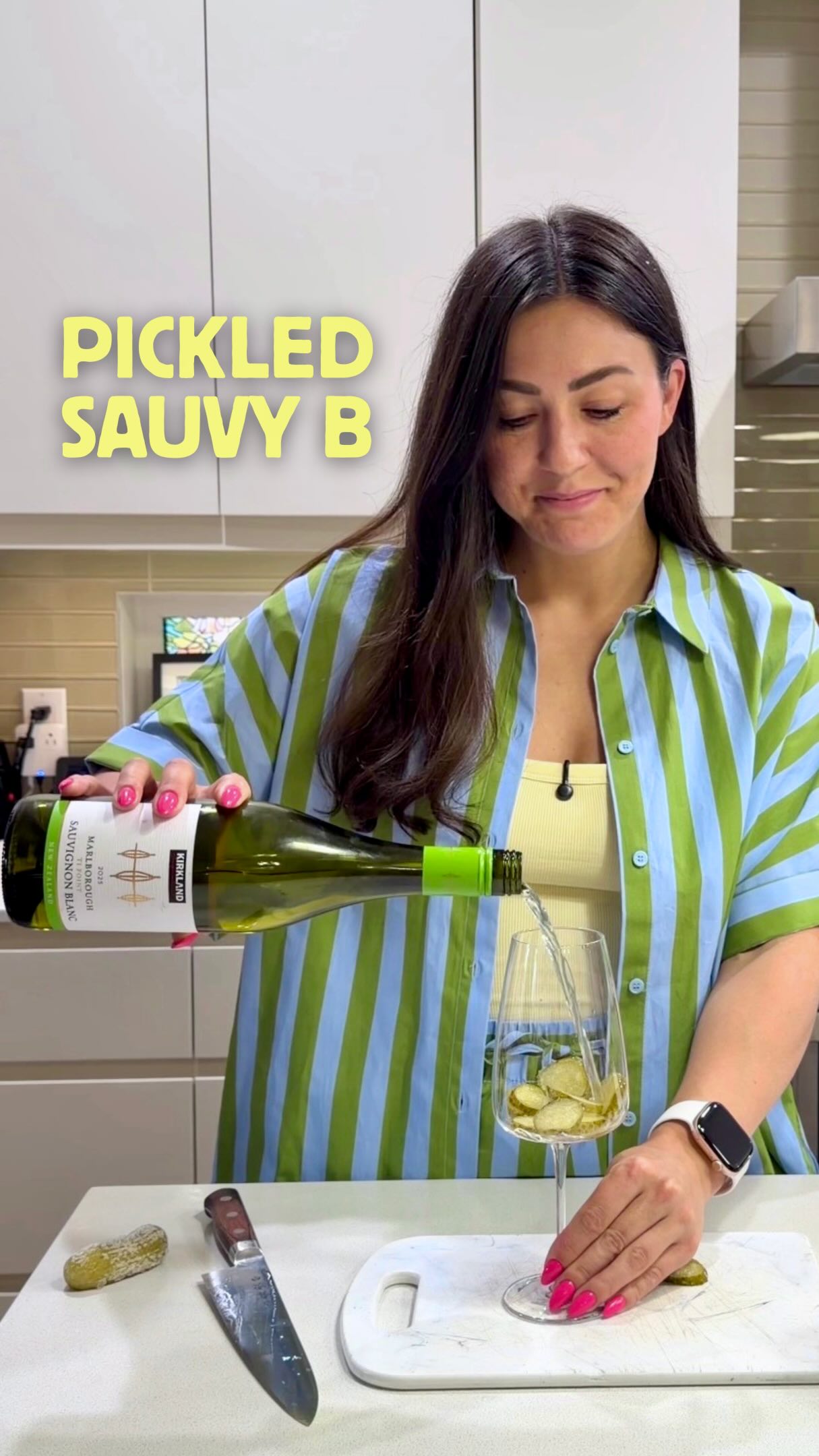 Because WINE NOT RIGHT 💁🏻♀️🥒🥂 I am both shocked and thrilled to say this is WILDLY delicious.
Marlborough Sauvignon + frozen pickle slices!! The added pickle juice was a bit much, but NEXT UP: The PICKLE SPRITZ: Pickle juice + Prosecco + frozen pickle slices + happiness.
Double down on the pickle and pair this with one of my many pickle dips!
- fried pickle dip
- classic dill pickle dip
- chickle dip
- spicy dill pickle dip
- pickled smoked salmon feta dip
- dill pickle baked brie
- Hot spinach pickle artichoke dip
- dill pickle fondue
… I really like pickles ok.
#PickledsauvyB #pickle #sauvignonblanc #girldinner #winepairing