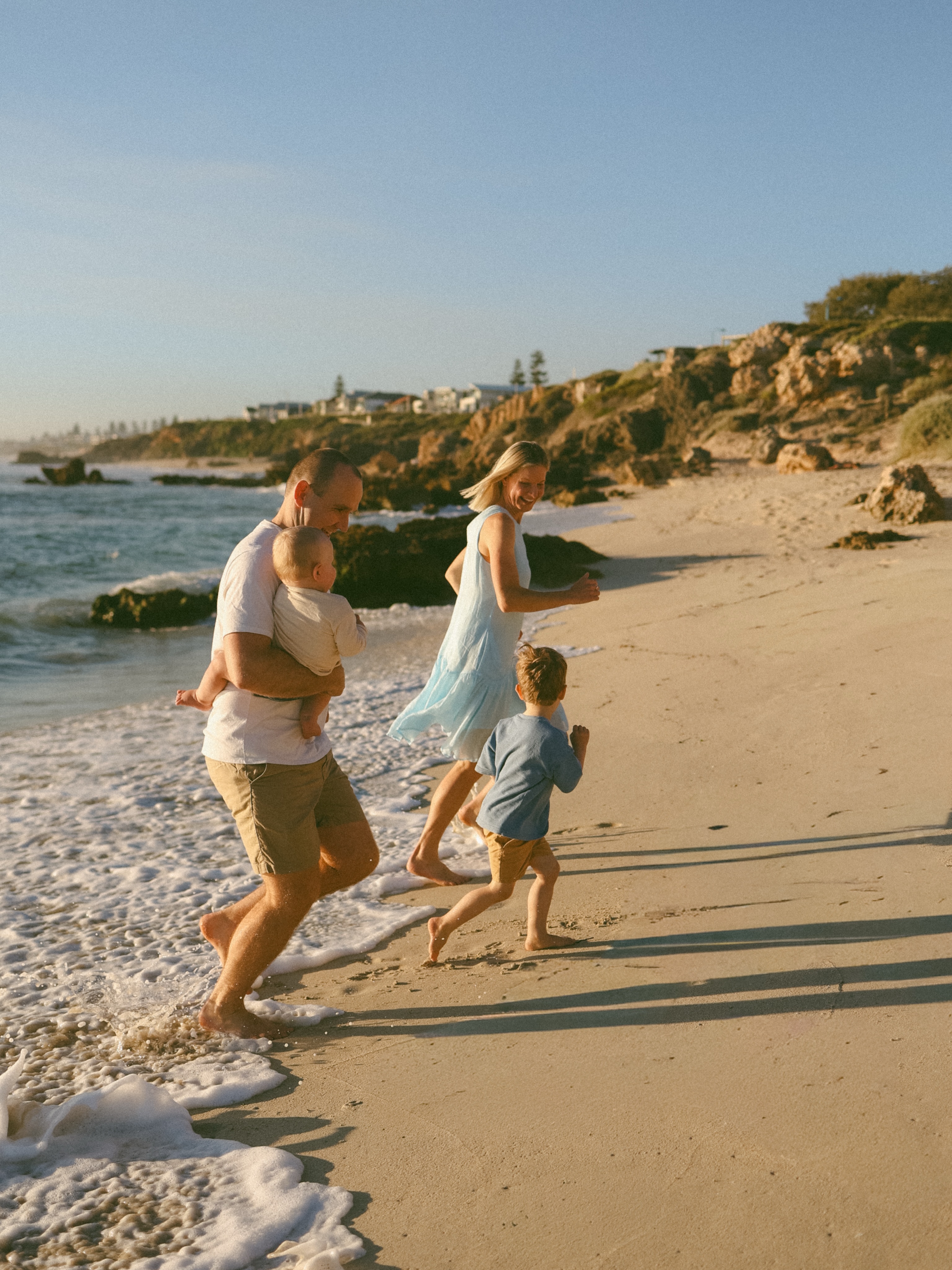 Family sessions that just feel like hanging out with aunty Ash! 🌊☀️
#familyphotography #perthfamilyphotographer #perthphotographer #triggbeach