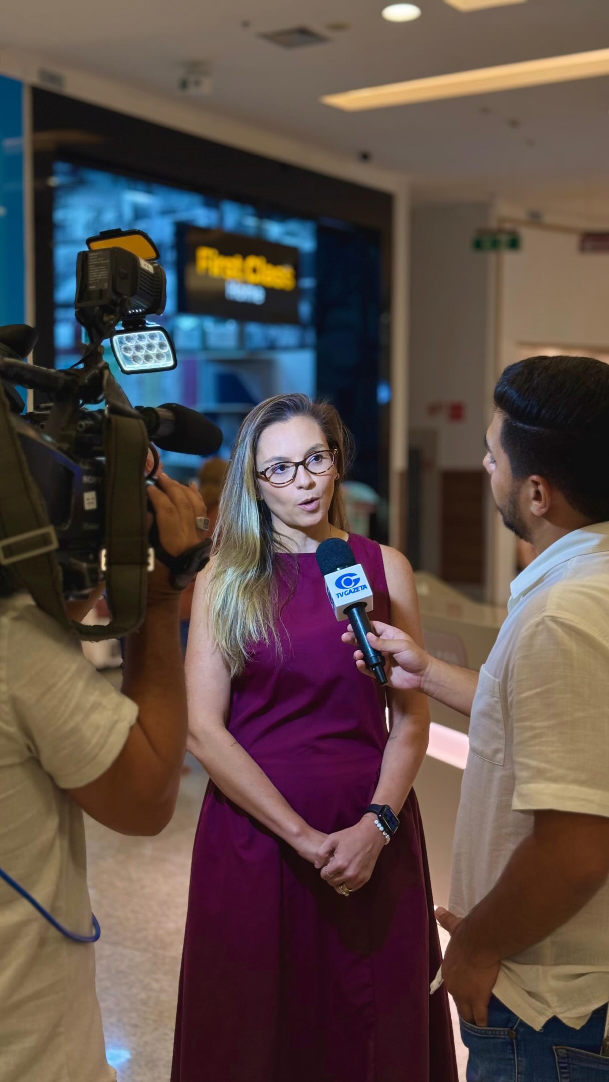 SOLIDARIEDADE | Doe cobertores e agasalhos.
Pessoas em baixas condições sociais precisam enfrentar o inverno aquecidos. Ajude com a doação de peças em bom uso para que elas continuem sendo utilizadas.
A ação é nacional, coordenada pela @multiplanoficial, e atinge todos os seus empreendimentos, como o @parqueshoppingmaceio.
Quem passa todos os detalhes desta campanha é a superintendente Isabella Alencar, ao vivo, para a TV Gazeta. 🎬
#aovivo #entrevistas #assessoriadeimprensa #jornalismo #parqueshoppingmaceio