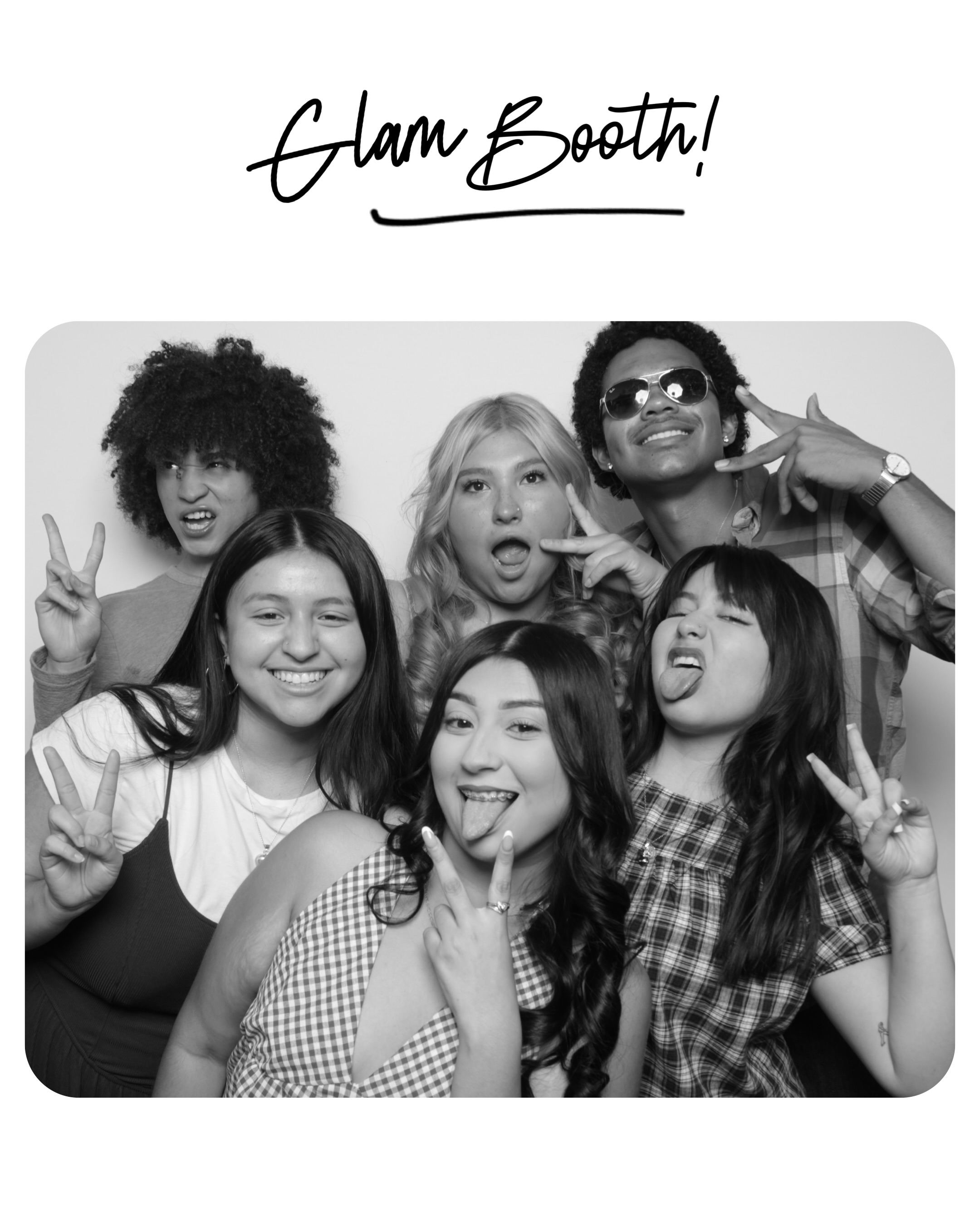 Graduation Fun with a Touch of Glam ✨🎓 Thank you for having us!
•
Any special events!? Please don’t hesitate to reach out
#elixirbooth #photobooth #events #graduation #memories