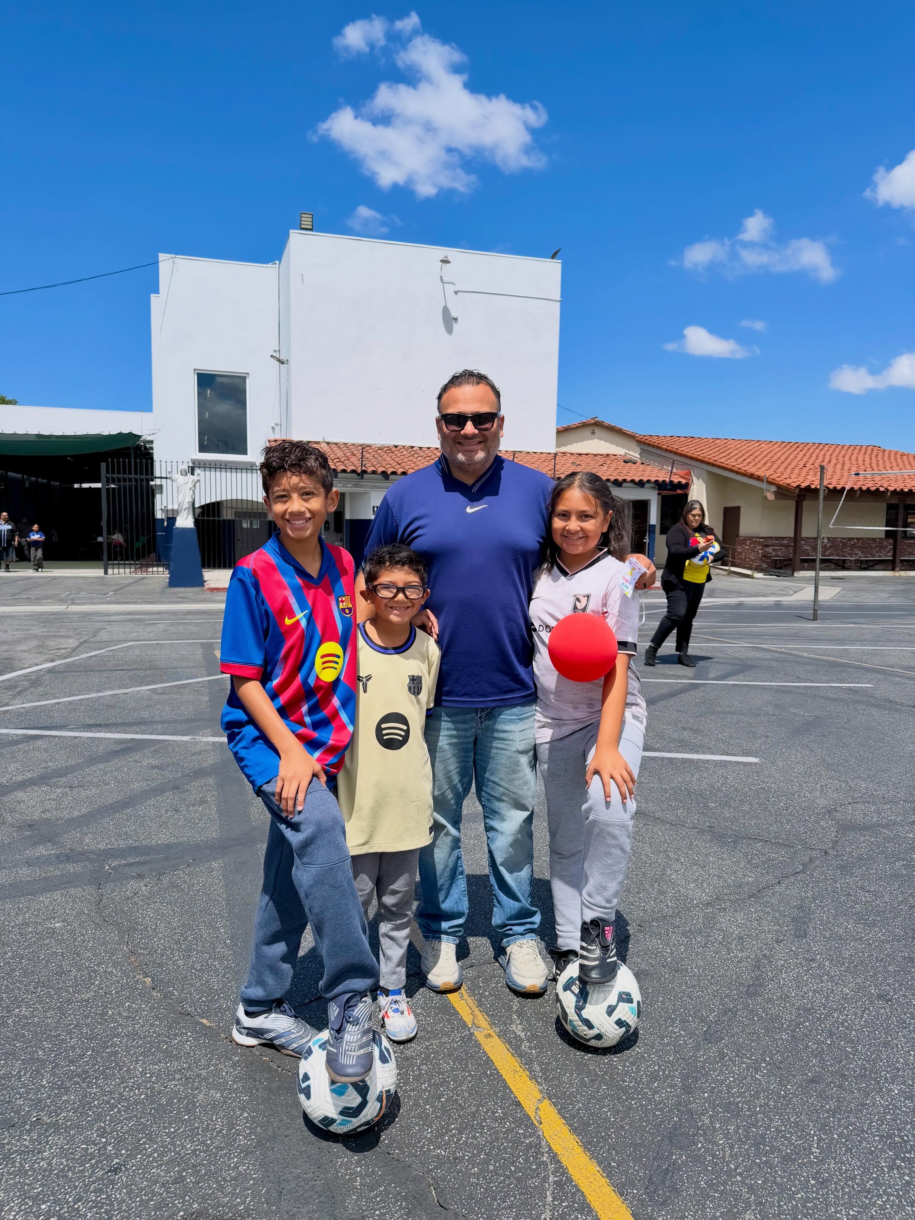 P is for โPicnic with Pops!โ ๐๐จ๐ป๐งบ
#stemydiuscatholicschool #jaguarstrong #abccountdowntosummer #picnicwiththepops