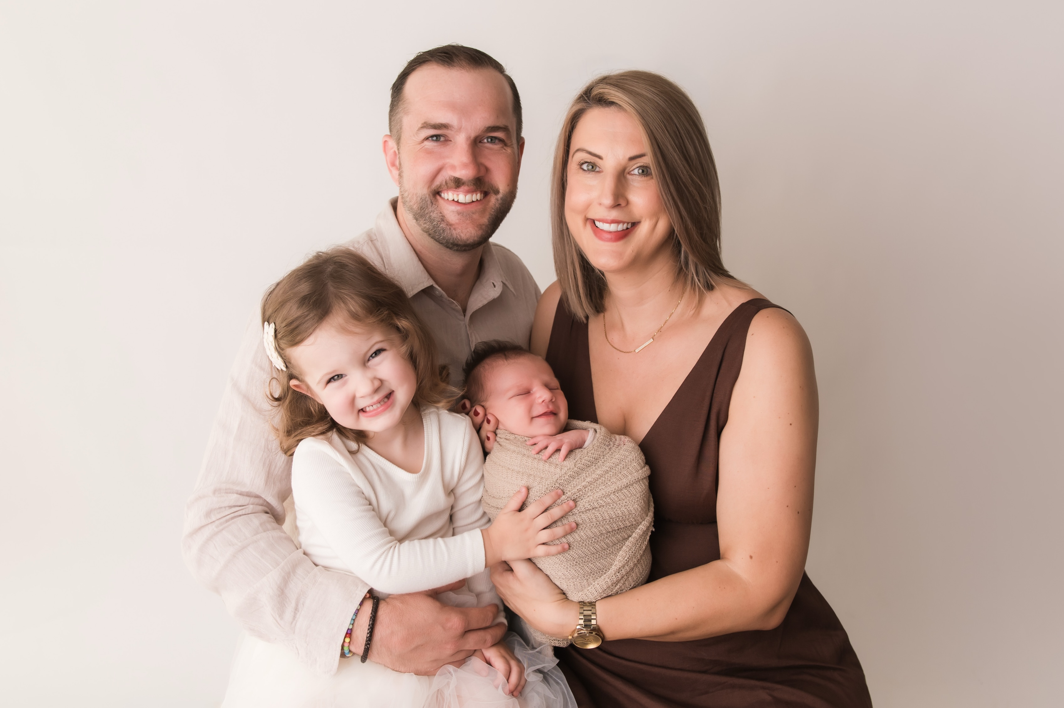 Picture perfectā¦. The moment the whole family smiles so beautifully even the newborn. A smiling newborn gives me goosebumps every time š¤š¤š¤
#newbornsmile #sydneynewbornphotographer #sydneynewbornphotography