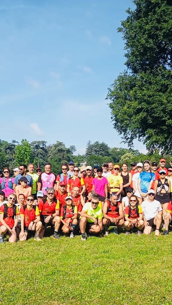 💯 Une centaine de coureurs étaient présents ce matin pour la reconnaissance des parcours des Foulées de Beauregard !
Adhérents, futurs participants et curieux ont découvert les parcours du 9 km et du 14 km dans une ambiance conviviale ☀️
La matinée s’est terminée par un moment de partage, avec une rose offerte à chaque participante 🌹
Merci à tous pour votre présence, rendez-vous le 14 juin sur la ligne de départ 🏁
#LesFouléesDeBeauregard #Handicap #Solidarité