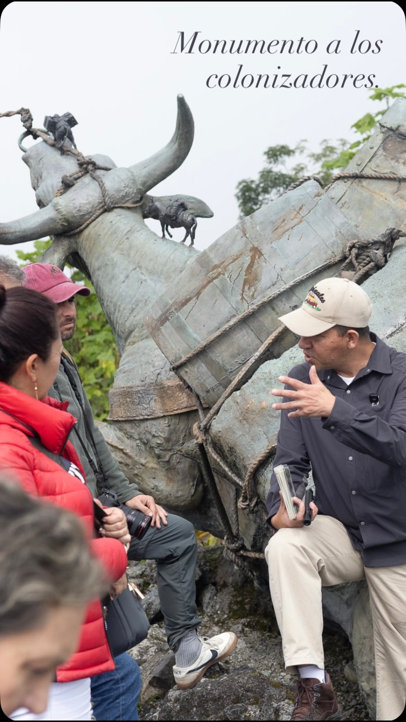 🗿✨ Descubre el Monumento a los Colonizadores en Manizales 🌄
En el corazón de nuestra ciudad se encuentra el Monumento a los Colonizadores, una escultura creada por el talentoso artista Luis Guillermo Vallejo Vargas. Este homenaje rinde tributo a aquellos valientes que forjaron el camino para el desarrollo de Manizales.
La obra no solo es un símbolo de nuestra historia, sino también un recordatorio del esfuerzo y la dedicación de quienes construyeron nuestra comunidad. Al visitar este icónico lugar, puedes reflexionar sobre el legado de los colonizadores y apreciar la belleza de esta escultura que captura la esencia de nuestra cultura y tradiciones.
Además, el entorno ofrece una vista impresionante de la ciudad y las montañas que la rodean.
¡Te invitamos a hacer una parada en el Monumento a los Colonizadores y a conectar con la historia de Manizales! 🌿❤️
ENG/
🗿✨ Discover the Monument to the Colonizers in Manizales 🌄
In the heart of our city stands the Monument to the Colonizers, a sculpture created by the talented artist Luis Guillermo Vallejo Vargas. This tribute honors the brave individuals who paved the way for the development of Manizales.
The work is not only a symbol of our history but also a reminder of the effort and dedication of those who built our community. When you visit this iconic place, you can reflect on the legacy of the colonizers and appreciate the beauty of this sculpture that captures the essence of our culture and traditions.
Additionally, the surroundings offer an impressive view of the city and the mountains that embrace it.
We invite you to stop by the Monument to the Colonizers and connect with the history of Manizales! 🌿❤️
#MonumentoALosColonizadores #Manizales #Cultura #Historia #Patrimonio LuisGuillermoVallejoVargas