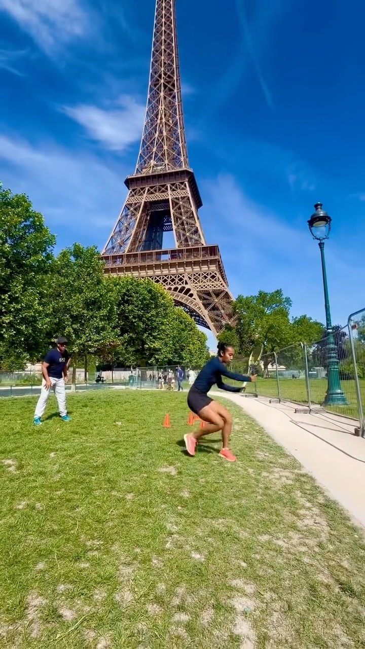 Get Ready for Grass Court Season 🌱🎾 @leylahfernandez 🎾 Grass courts demand explosive movement, quick reactions, balance, and efficient changes of direction. This workout focuses on acceleration, lower-body power, coordination, agility, and the ability to stay lower through every movement—a key factor for maintaining balance and reacting quickly on grass.
Train with purpose. Stay lower. Move faster. Perform with confidence.
#GrassCourtSeason #tennisfitnessmiami #duglasmethod #GrassCourt StayLower SpeedTraining AgilityTraining AthleticPerformance TennisPlayer TrainLikeAChampion TennisFitnessByDuglas 🎾🔥