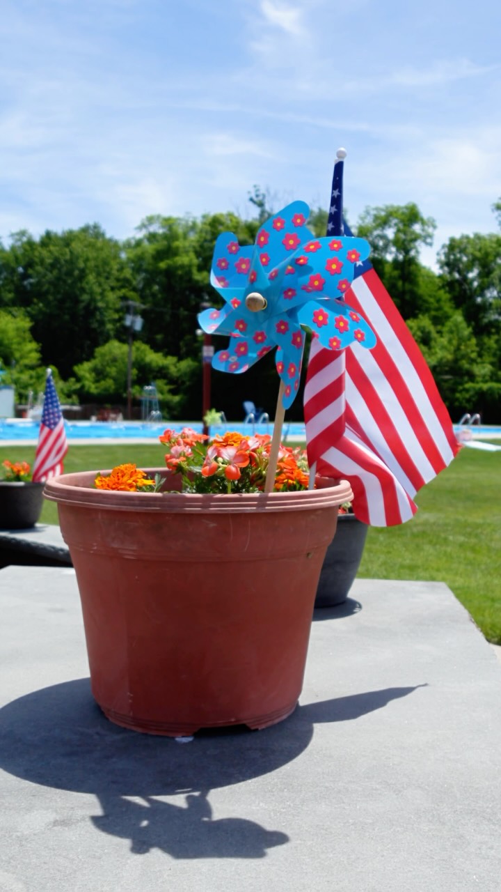 Nothing beats a sunny Sunday at the LHSC ☀️
We are OFFICIALLY open weekends through the end of June! We cannot wait to see you and spend the season with you 🧡
📍78 Lake Shore Drive, Lake Hiawatha NJ
📞 973-335-3576