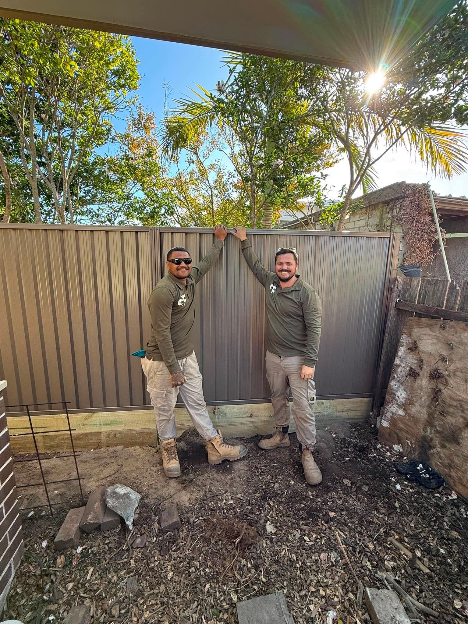 From tired timber to fresh Jasper Colorbond
This rear fence replacement delivers a durable, low-maintenance solution for the owners.
Genuine BlueScope Colorbond® Steel – Jasper.
#colorbond #jasper #fencing #colorbondfence