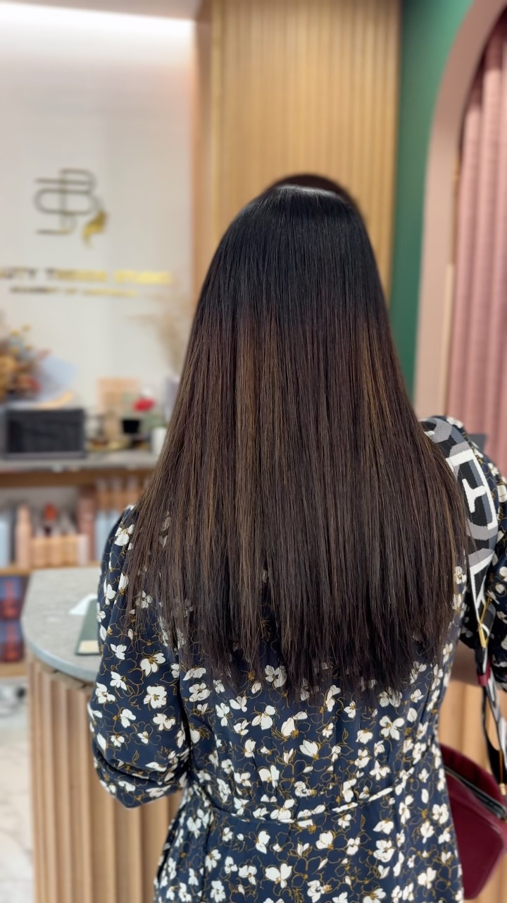 β¨ What if you could sleep 10 minutes longer every day?
Wake up with smooth, silky, hassle-free hair.
β¨ Experience the magic at Beauty Trends Studio.
#MagicStraight #BeautyTrendsStudio #SilkyHair #FrizzFreeHair #WakeUpAndGo HairTransformation β¨