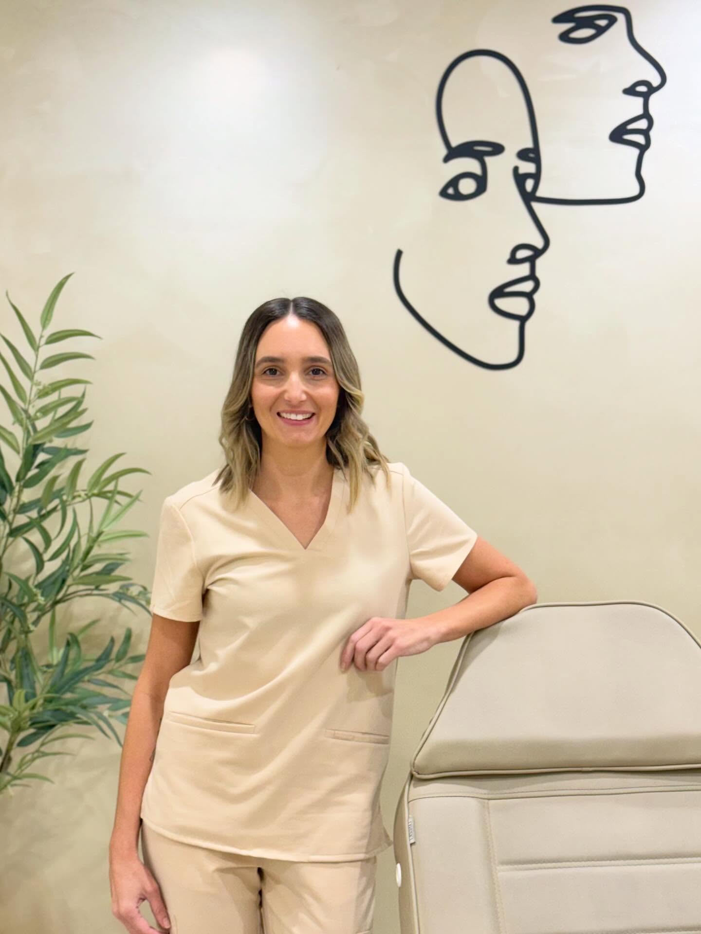 Erins Availability
Erins books are open and now has availability on Tuesdays & Wednesdays including late night Wednesday.
This means the clinic is open 5-6 days a week with more choice for those who work full time.
Erin offers all your anti ageing non-surgical cosmetic treatments.
With availability tomorrow please use the link in our bio to book online, alternatively send us a message and we can assist with your bookings.
#cosmeticnurse #juvaenurse #barebeautybrisbane #cosmeticclinic #bulimba