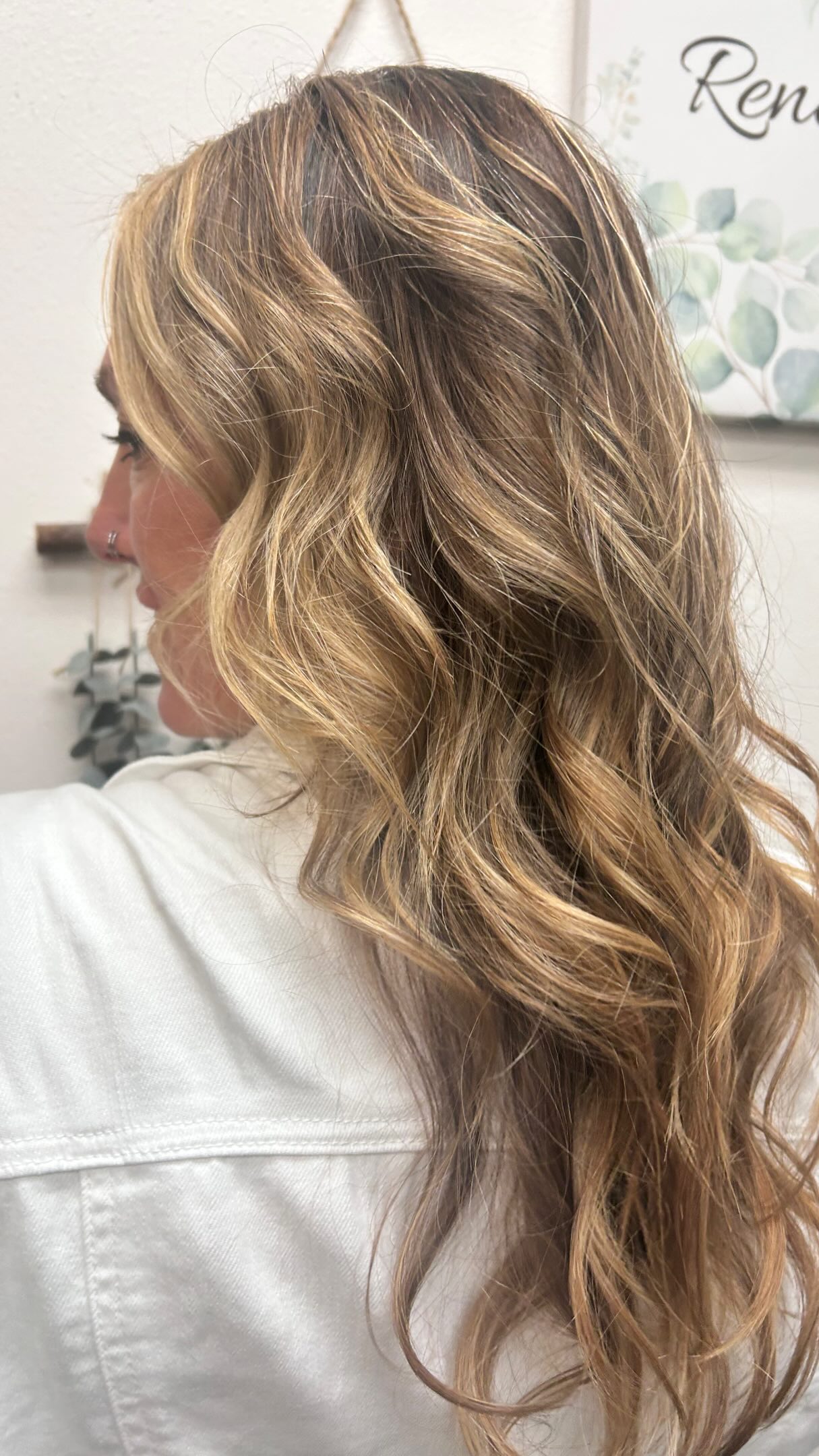Grey hair?? WHERE ๐คทโโ๏ธ๐คทโโ๏ธ๐คทโโ๏ธ๐คทโโ๏ธ๐คทโโ๏ธ
That is my Jam, woman in there power house years leaving looking there best!