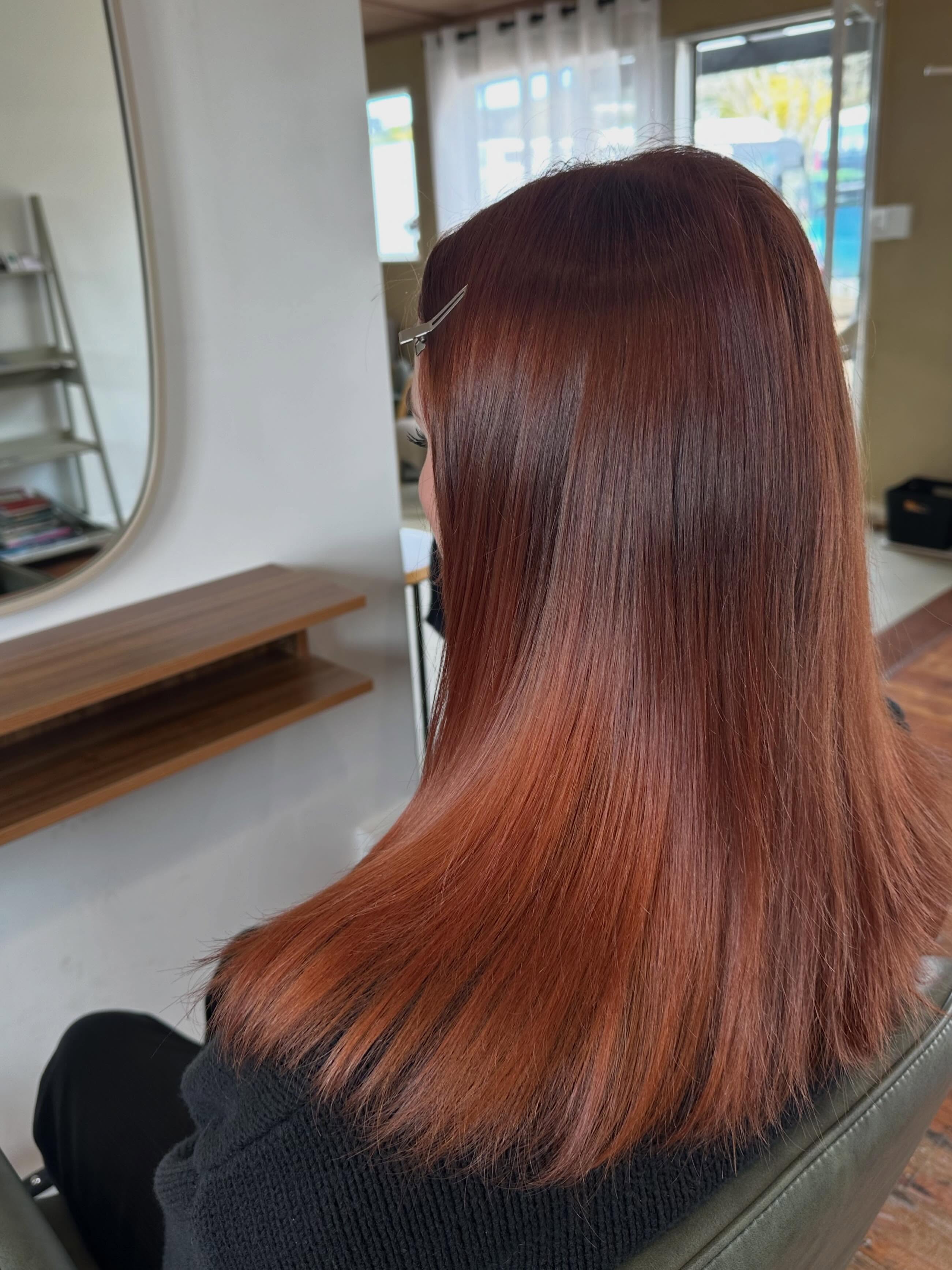 ๐ซถ๐ผ First day of Winter ๐ฒ ๐
The perfect time to refresh tired ends, add shine back into your colour, and give your hair a little extra love heading into the cooler months ๐ค
Think:
โข nourishing treatments
โข glossy refreshes
โข soft dimension + brightness
โข healthy winter hair
Appointments available this week with Maddie at YUDUYU๏ฟผ โจ
A little treat for yourself, because winter hair deserves softness too ๐ค
#yuduyuhairsalon