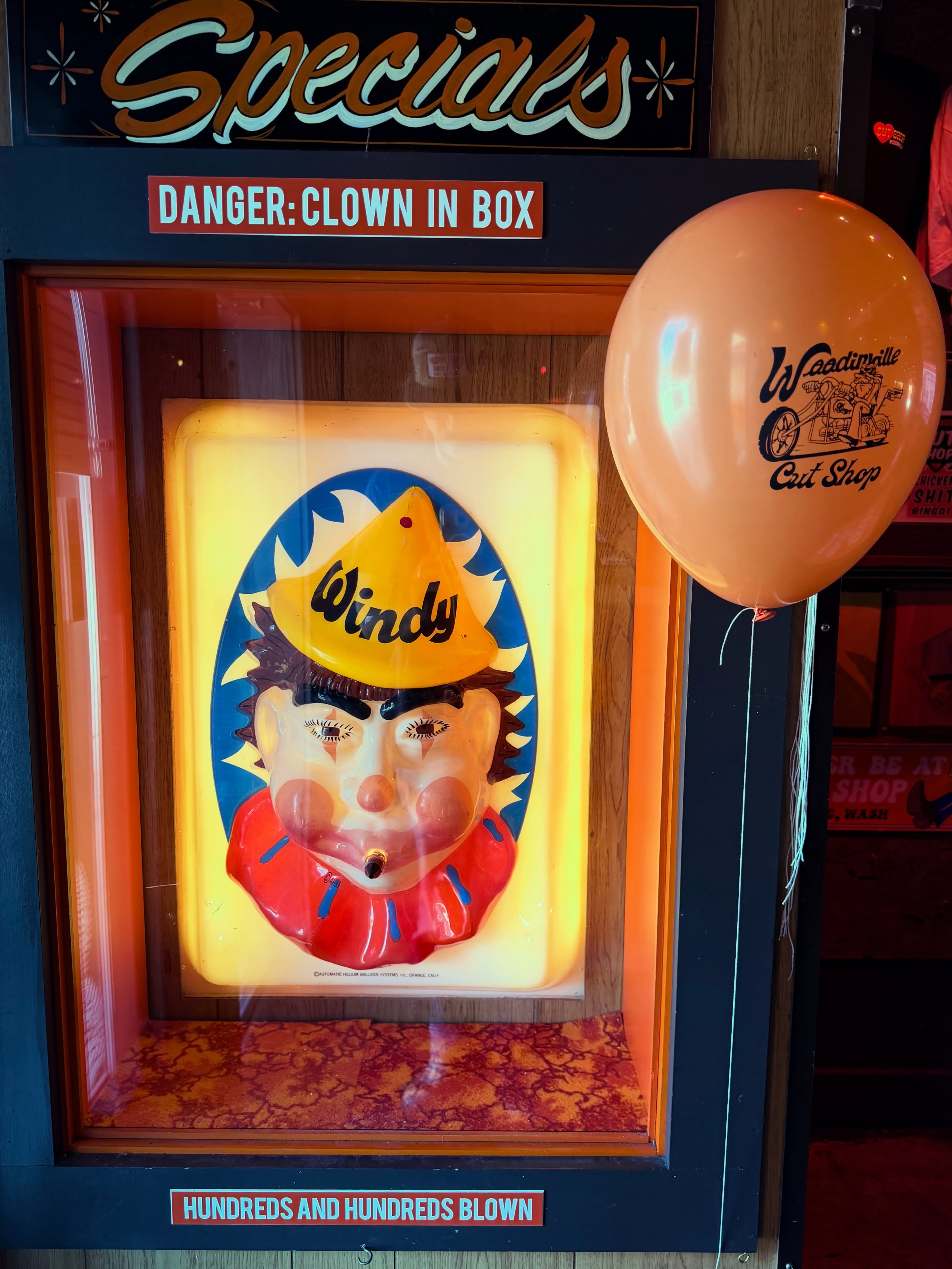 Due to the astronomical price of helium and until further notice, Windy will ONLY be providing balloons for children wearing casts or holding a report card with straight As. Times are tough kids. We all have to buck up. 🎈 ❤️ @windy_the_clown
#woodinville #woodinvillewinecountry #visitwoodinville #bothell #visitbothell