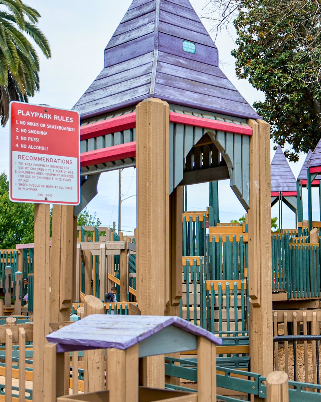 Summer is officially hitting Dorada Park, and the calendar is packed! ☀️✨
Try visiting this Oakdale gem. It’s the ultimate sunny-day spot, complete with a massive wooden playground, wide-open green spaces, and the Royse Memorial Community Pool. 🌳🏊♂️
Mark your calendars for these upcoming summer festivities:
💦 Now open starting at 12 PM: Royse Memorial Pool (Admission ranges from $1-$2)
🎵 Friday nights June 5th - July 25th (5 PM - 8:30 PM): Free concerts in the Park series kicks off.
Pack a picnic, grab the kids, and let’s make it a summer to remember. Which event are you most excited for? 👇
#VisitOakdale #DoradaPark #OakdalePride #CommunityEvents