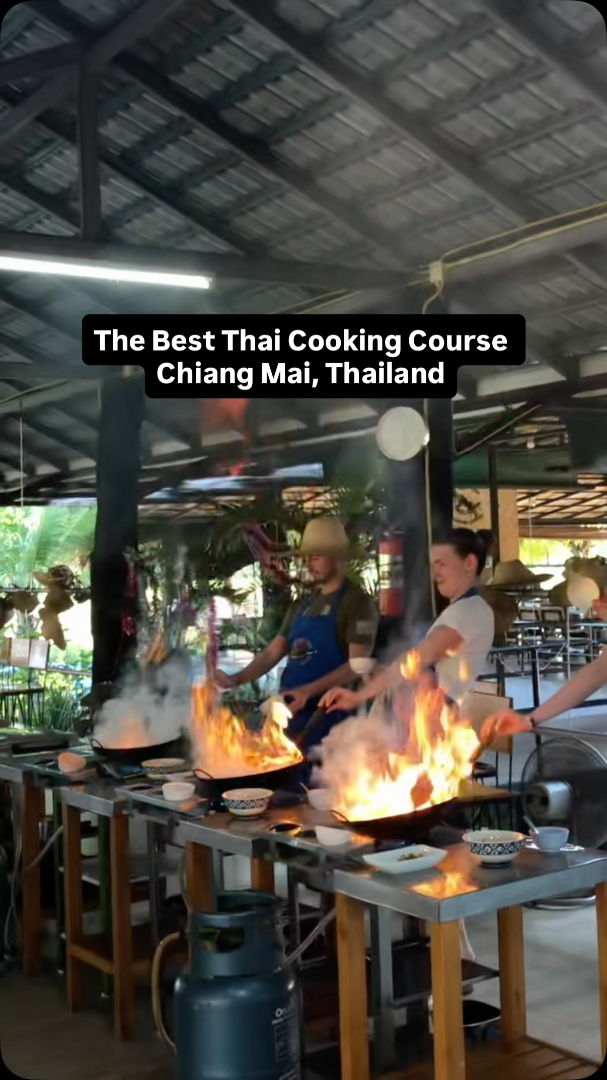 Learn how to better cook with @thebest_thaicookingcourse
Fire your food is the best way to get more aromatic in your dish
#chiangmai #cooking #thaicookingcourse