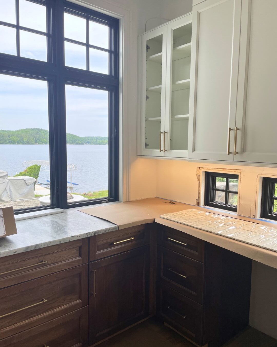 A first look inside the lake house kitchen.
Custom WW Wood cabinetry and Top Knobs hardware define the space, showcasing the craftsmanship and thoughtful detailing carried throughout the home.
What would you like to see next, the bar or the laundry room?
.
.
#KitchenDesign #CustomCabinetry #LakeHouse #InteriorDesign #HomeDesign