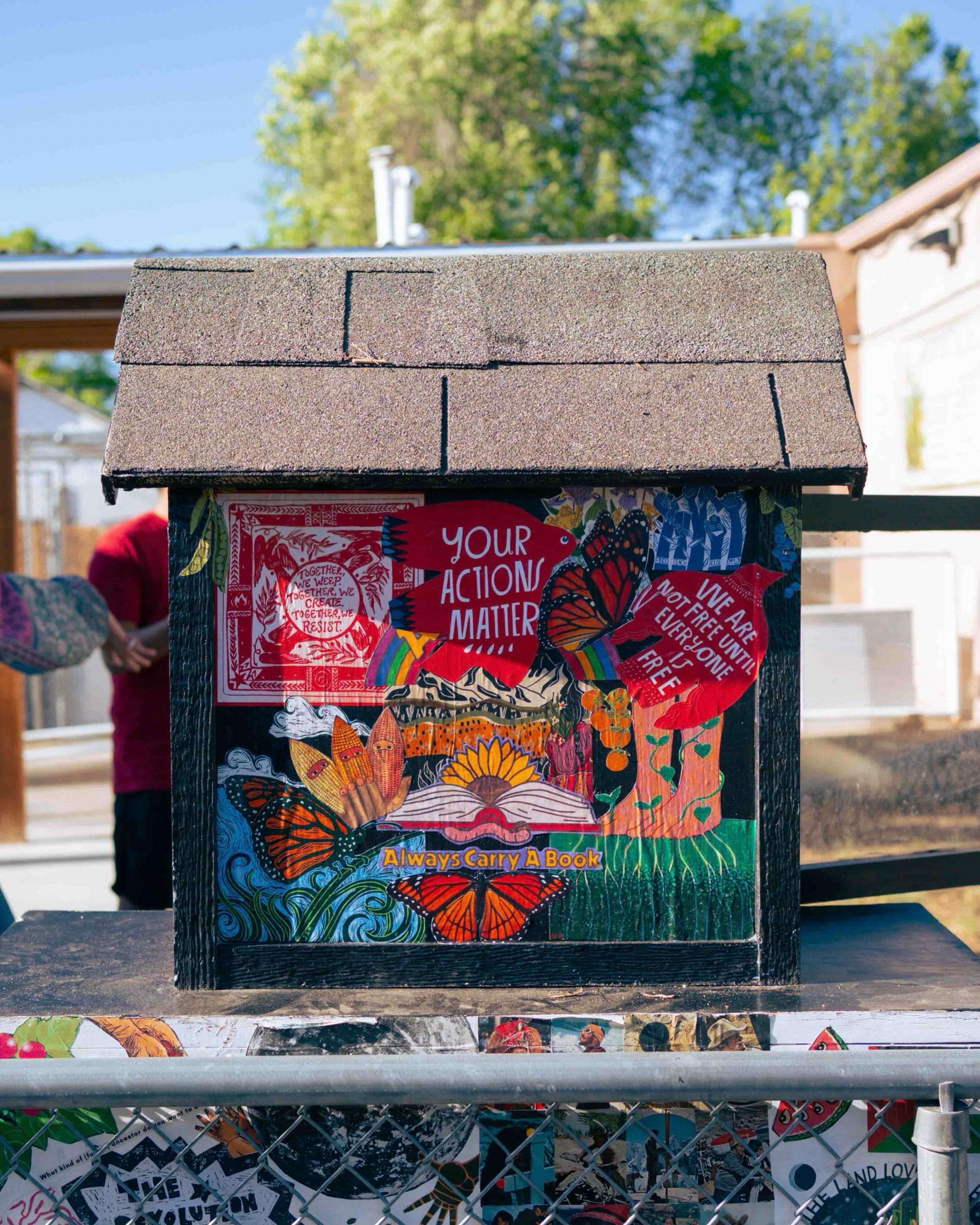 The Little Liberation Library is back in business at TAG!! 🗣️🗣️📚 Thank you to our sweet community AND all the youth who have continued to water this dream over the past few seasons. This has really been a journey of perseverance, community care, and resistance!
As our library has been damaged over the past seasons, our neighbors and friends continue to help us rebuild. 🛠️ So many hands have touched this piece, and so much care and intention. And we just want to say thank you and invite y’all back to see the work of our hands!
We dream that the LLL can be an opportunity to build a shared consciousness + build community. We hope this continues to be a place for knowledge exchange but most importantly joy/discovery on our block! 📖📗🥳
Education is (a part of) how we free ourselves. “A people’s r/evolution can’t be stopped. We need to be weapons of mass construction. weapons of mass love. It’s not enough just to change the system. We need to change ourselves.” -Assata Shakur 🖤
‼️Do you have books or resources to share? Bring them to the library!! Or come grab a book! We are always looking for books/resources/items that center:
- Abolition and systemic change
- Land/environment/identity
- History re-told
- Early childhood learning
- Multilingual stories
- Cultural foodways + recipes
- Healing + care
- Futurism
- And more!
Dm us for more info on drop-offs! 🌟
Image descriptions to follow in the comments ♥️