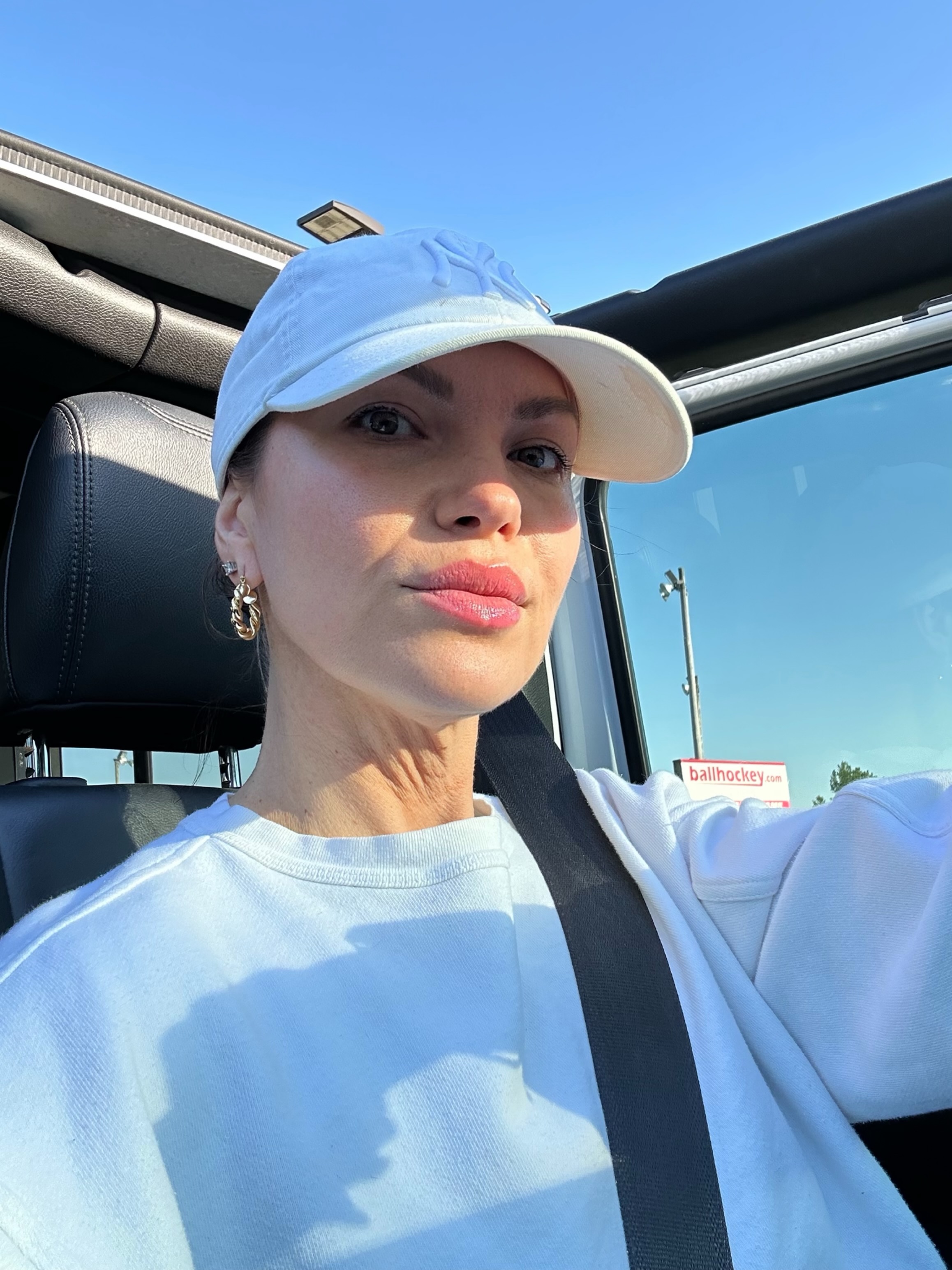 You know what has been frustrating this year?
Having a jeep and maybe getting two months out of this year with the top off where we live.
Is anyone with me when I say that it has been absolutely terrible weather this year? 🥶
I want hot sun all year round 😆