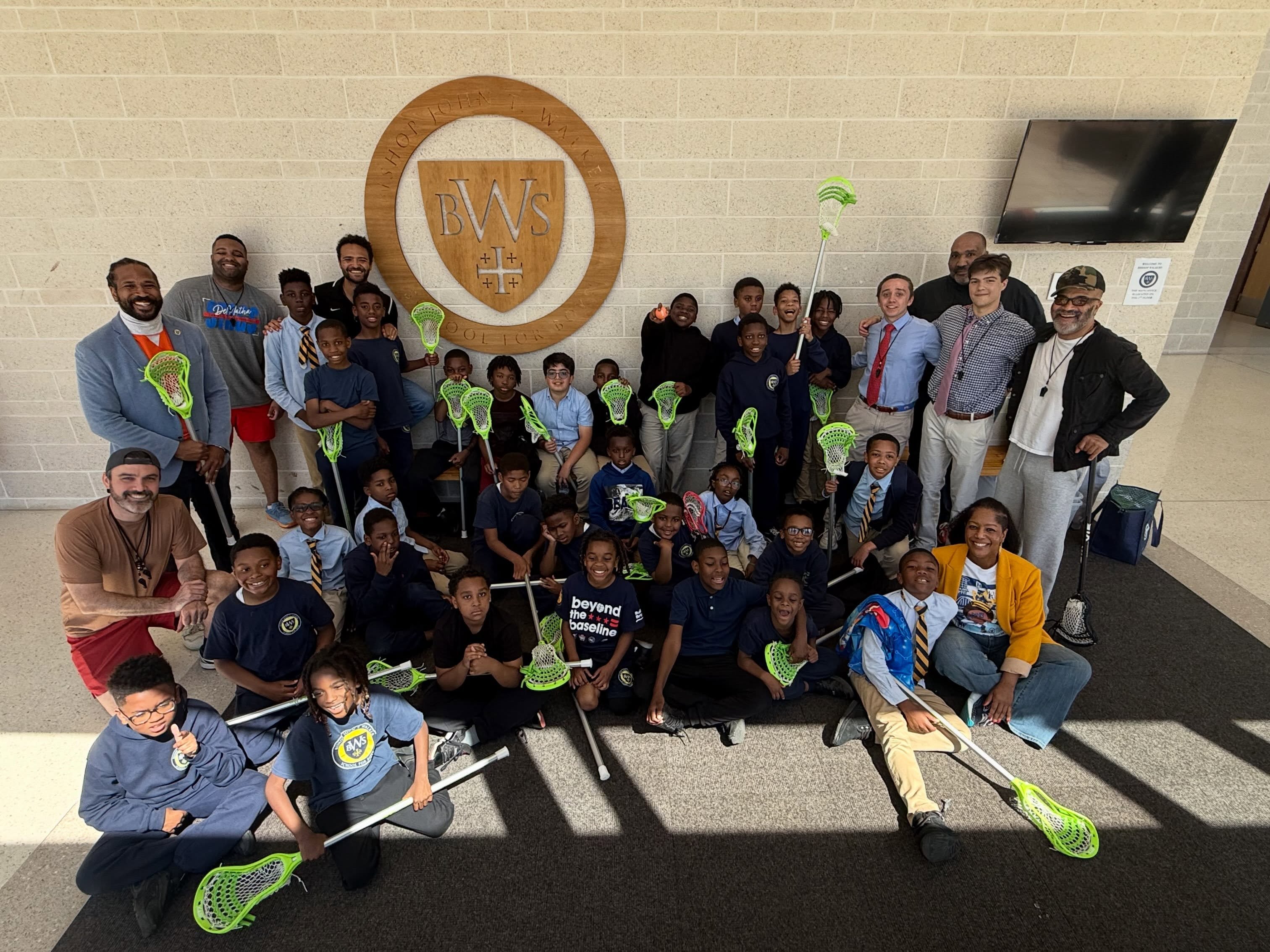 A special moment from this spring! Our Kings had a great time on the field with Jeffrey Wright and the St. Albans lacrosse team. Thank you for spending time with our scholars and helping create this experience, teaching a sport rooted in teamwork and community 🥍