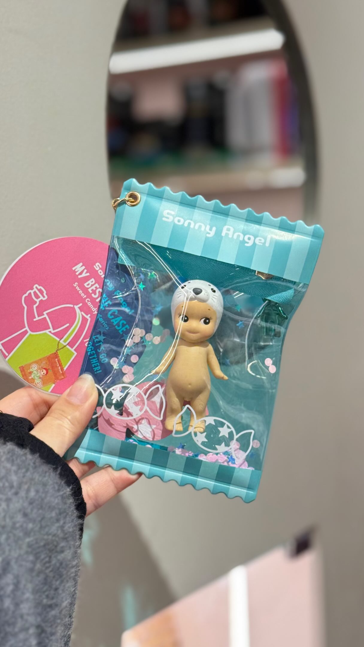 🍬 Sonny Angel My Bestie Case Sweet Candy Series is here! 💖
Take your favourite baby anywhere and everywhere ✨🍭
Available now at MOOII stores.
#SonnyAngel #MOOII #SweetCandySeries #MyBestieCase