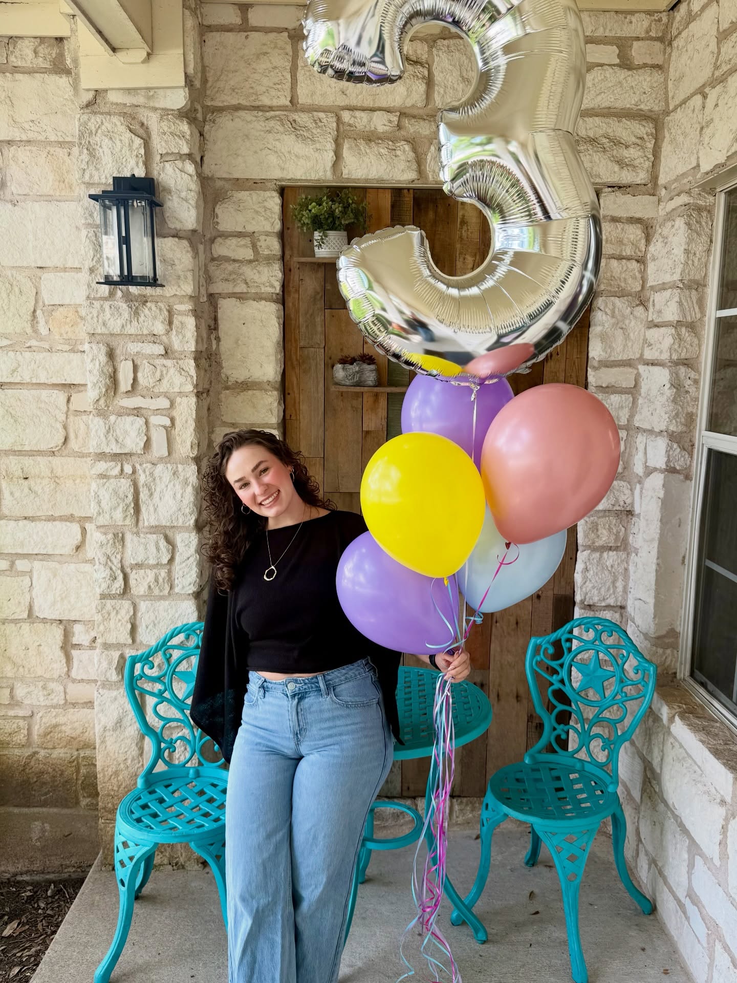 Happy 3rd anniversary, Grace! It’s been absolutely amazing having you as part of our Stylin team. We love seeing you thrive behind the chair 🤩 you’re an incredible hair artist and a true magician with curly hair. We love you so much and can’t wait for many more fantastic years together! 🎉💗