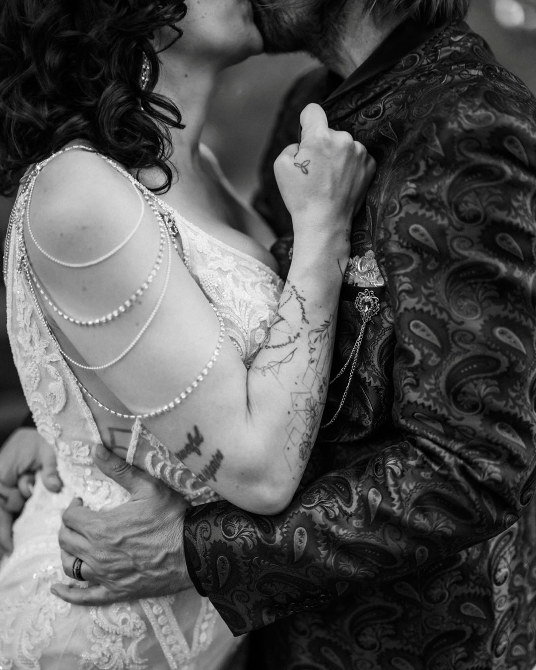 Congratulations Kristiana & Todd! 5-31-26 🌕
Venue - @sanmarcosranch_pasorobles
Coordinator - Bartender - Staffing @yourpartybesties @ypbweddings
Photographer - @burlapandoakphoto
Videographer - @ebullient.memories
DJ & Photo-booth - @realcrushevents
Dinner Catering - @lareynamarket
Officiant - @amandaholderswain
Smoking Lounge - @slawmahawks
Bride Bouquet - Ceremony Arch Decor / Florals - Linens / Chargers - @musa_events__
Violinist - @blickviolinlessons
Hair - @beauticianjennifer
Makeup - @makeup_by_anna_grimes
Bride’s Dress - @epiphanyboutique_slo
Watercolor Favors - @paintedlovebykristiana
First Dance Song Creation - @vowstovinyl
Planner - @kristianascoordinations
San Marcos Ranch Wedding, Paso Robles California